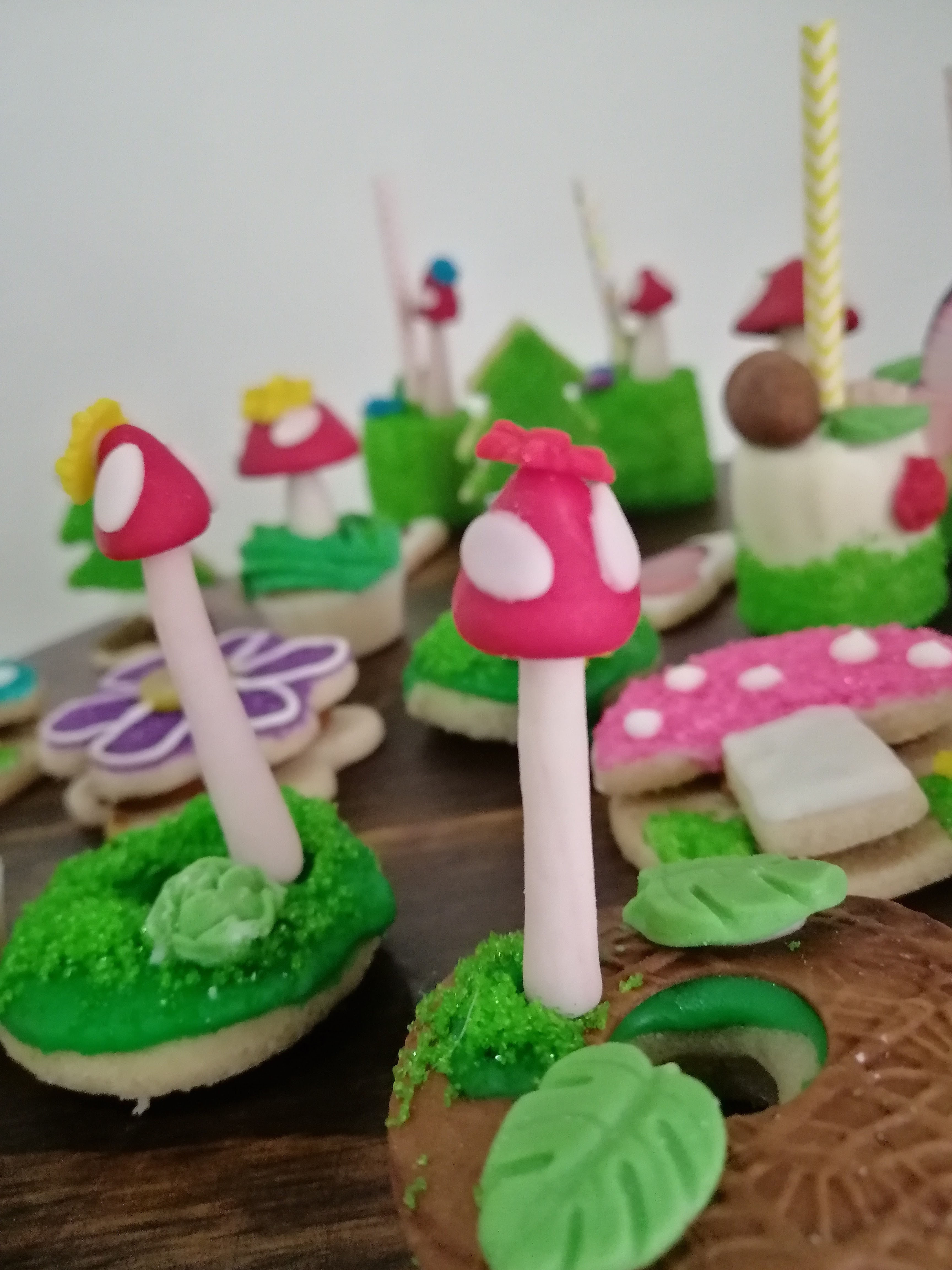 Mesa dulce Hadas y bosque