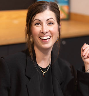 Professional portrait of Audrey Lessard, founder of DNA professional evolution