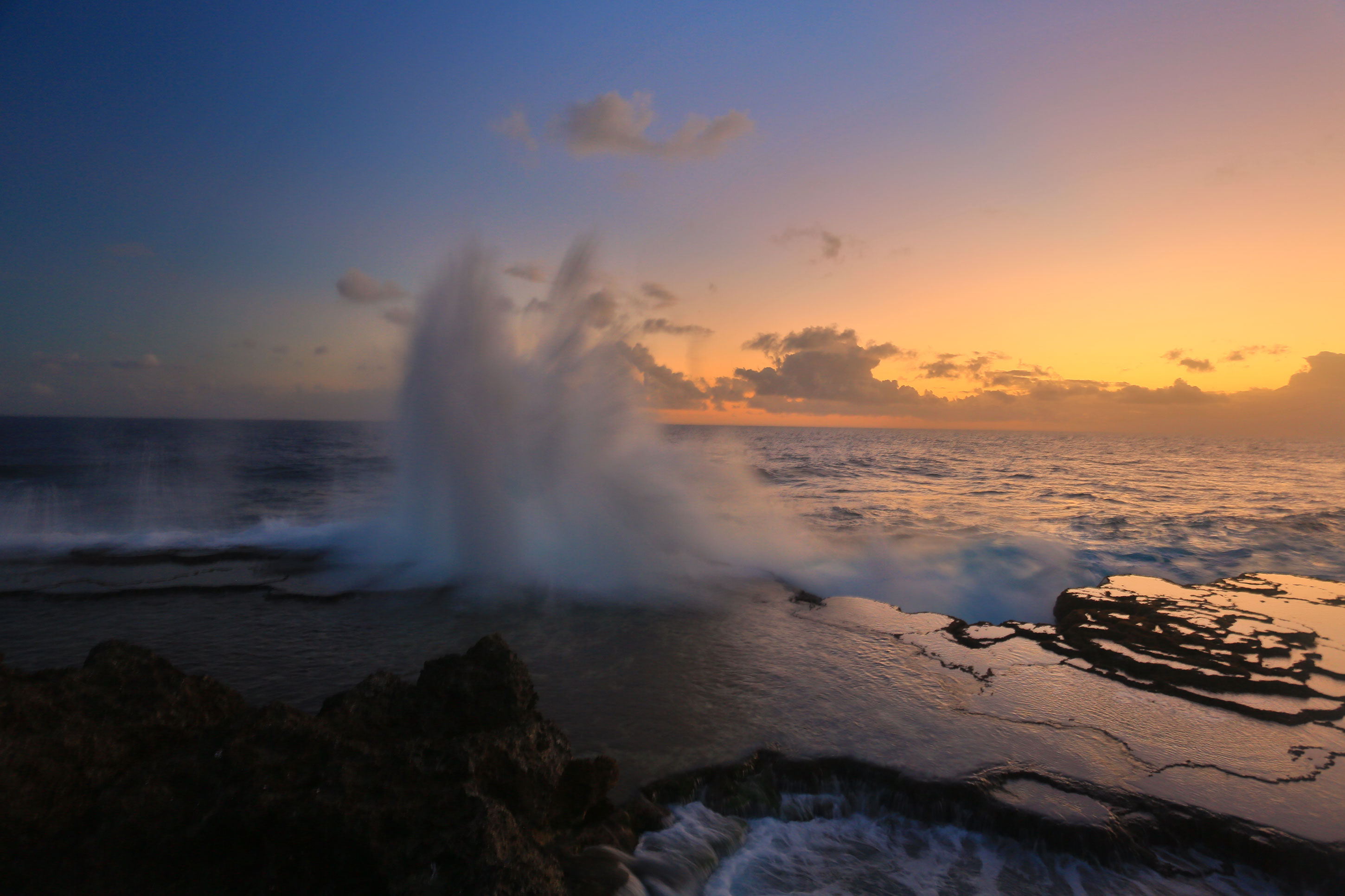 tongatapu-blow-holes-tonga-sunset-ocean-travel-edb-photography-lab-pacific-.jpg