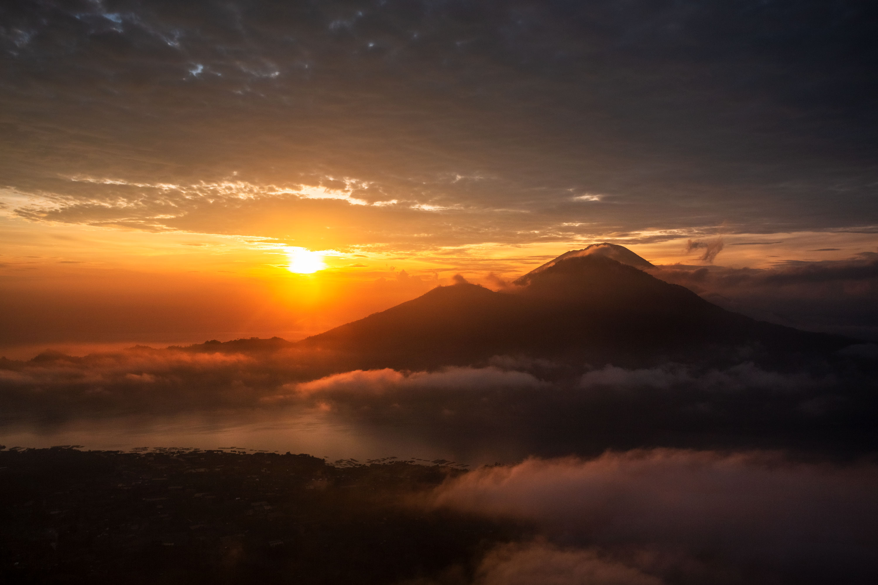 bali-batur-volcano-indonesia-sunrise-landscape-view-photography.jpg