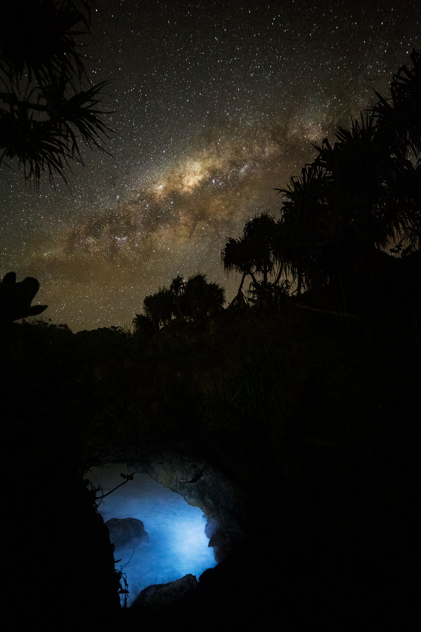 tongatapu-milkyway-tonga-nightsky-arch-edb-photography-lab-cliff.jpg