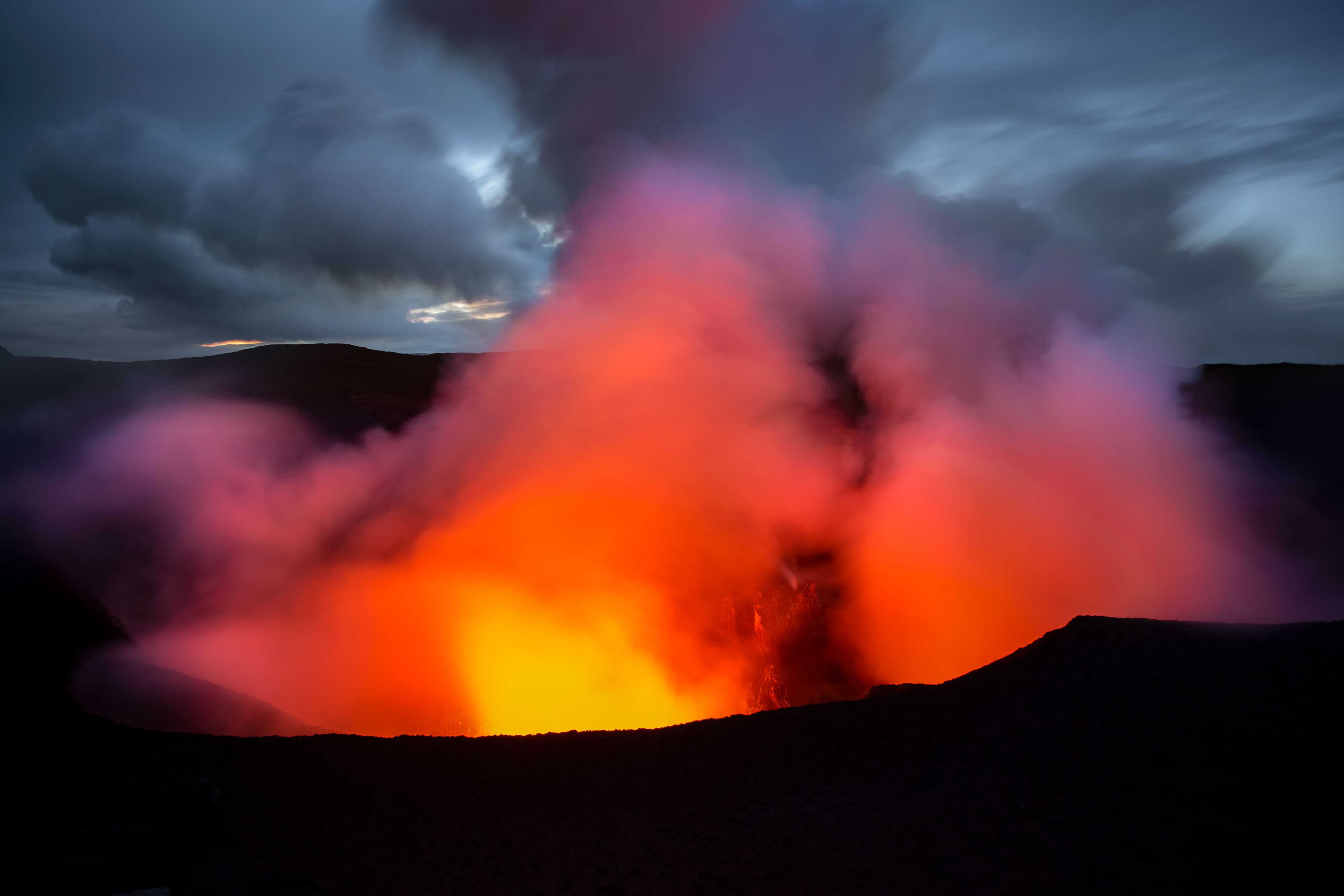 vanuatu-tanna-island-nature-yasur-volcano-eruption-night-photography-rim-landscape-.jpg
