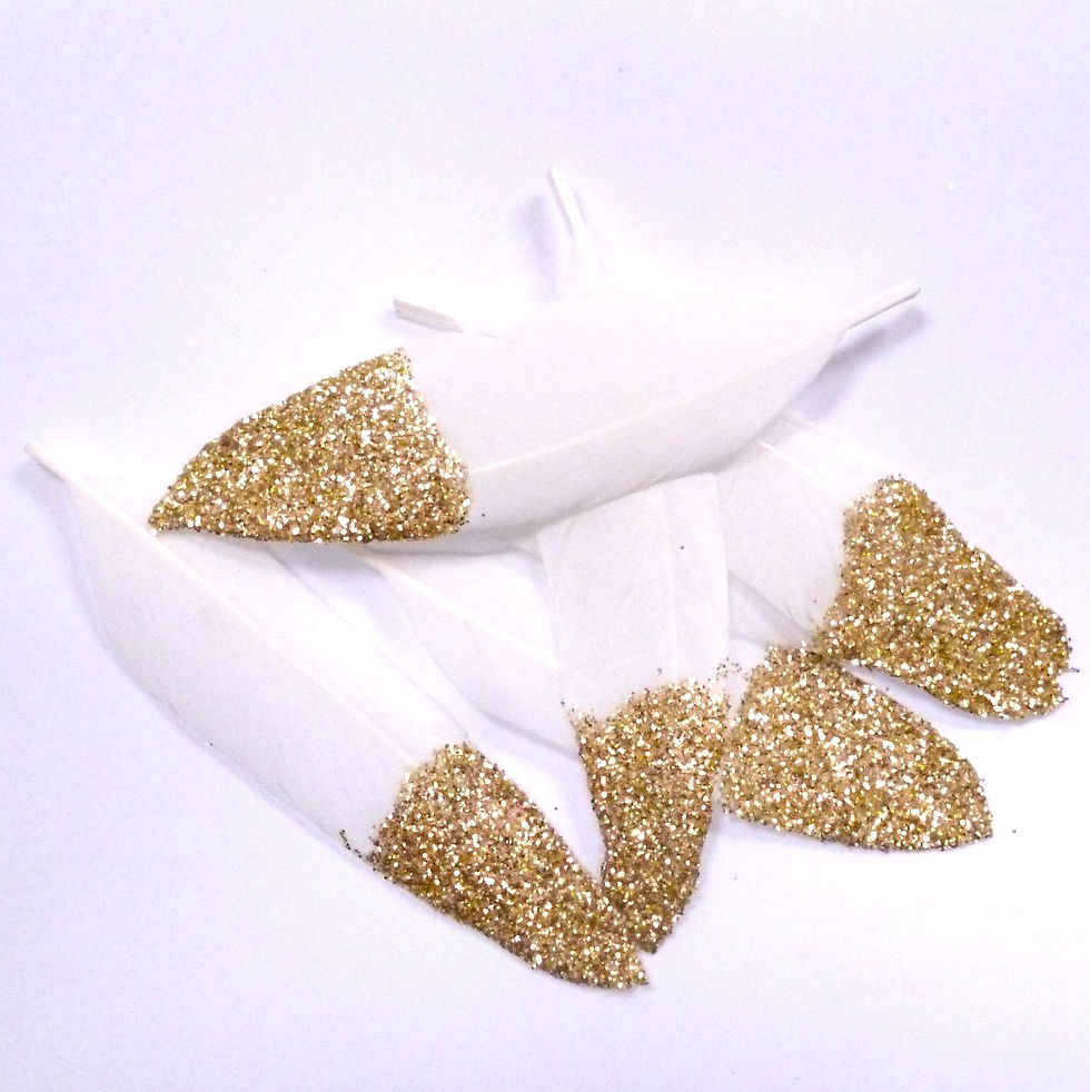 Thumbnail: SALE Glitter Dipped Feathers :: pack of 6 :: white & gold