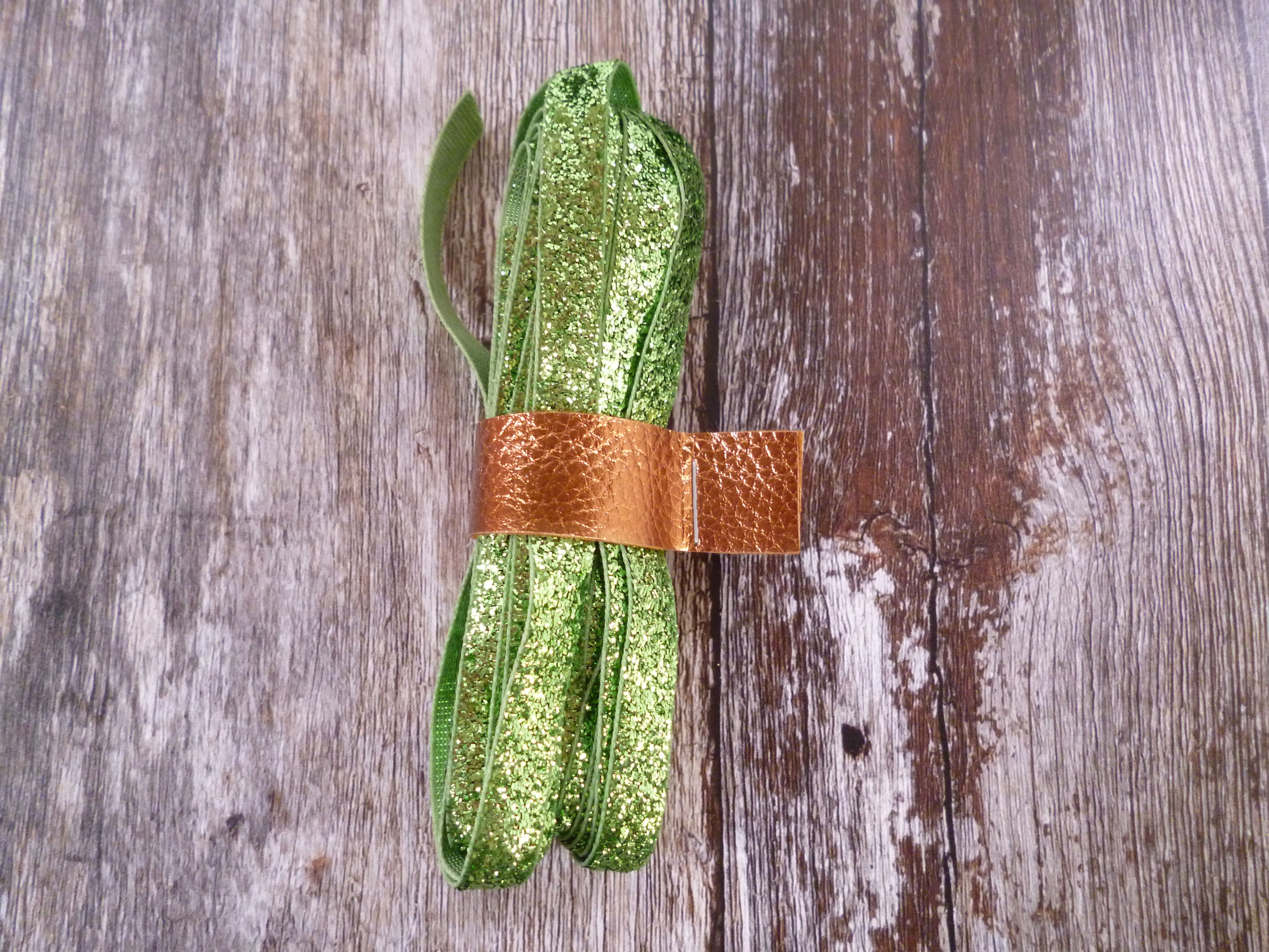 10mm glitter velvet apple - remnants - 5m bundle