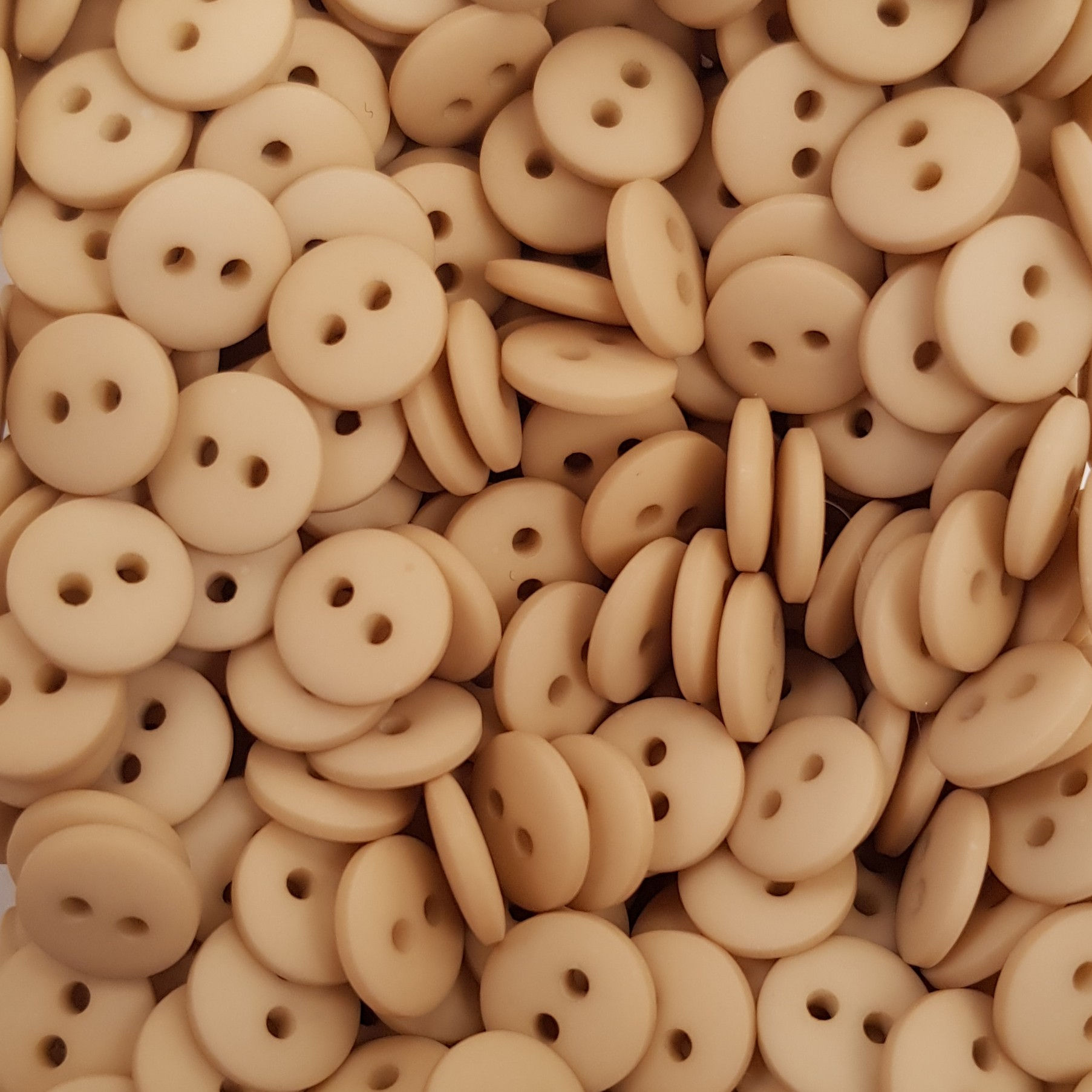8mm Teeny Tiny Buttons (x25)  :: Beige