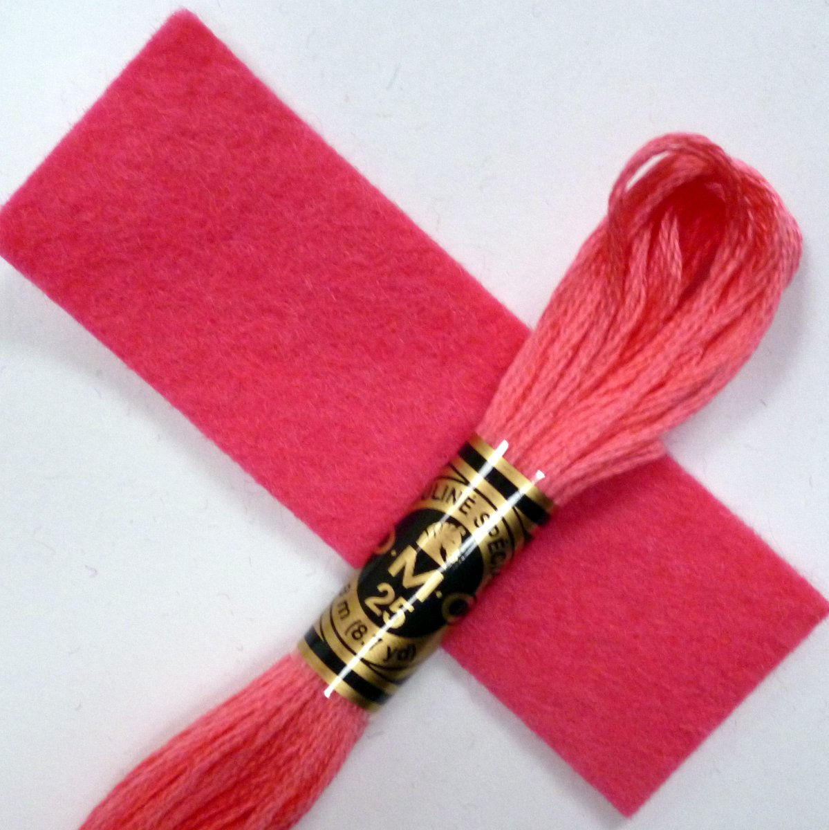 956 Bright Pink :: DMC Mouline Embroidery Thread :: Premium 40% Felt