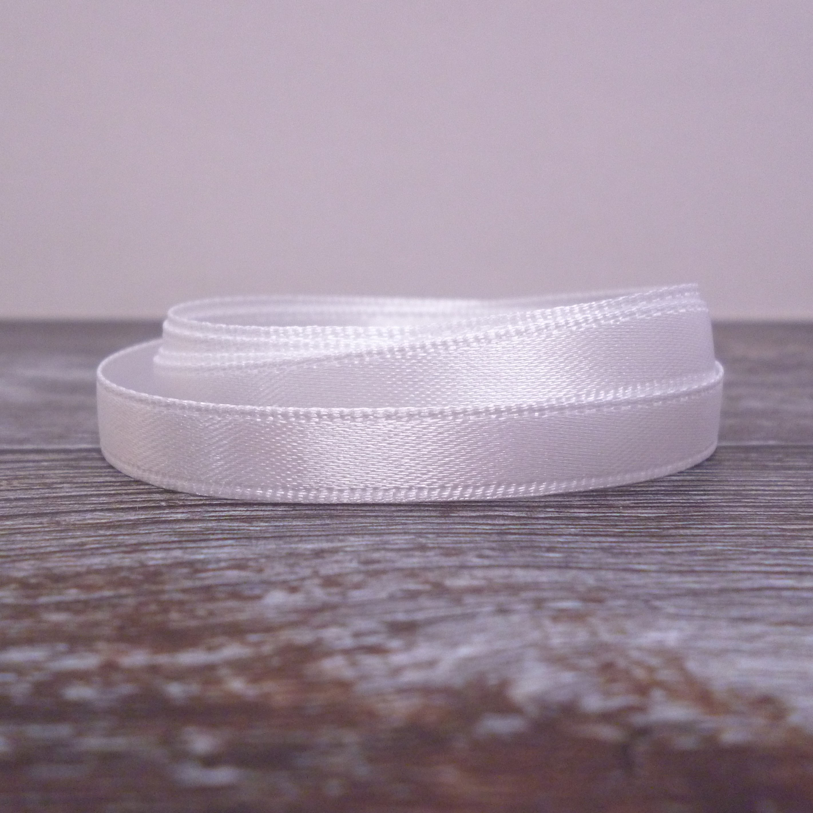 7mm Satin Ribbon :: White (001)
