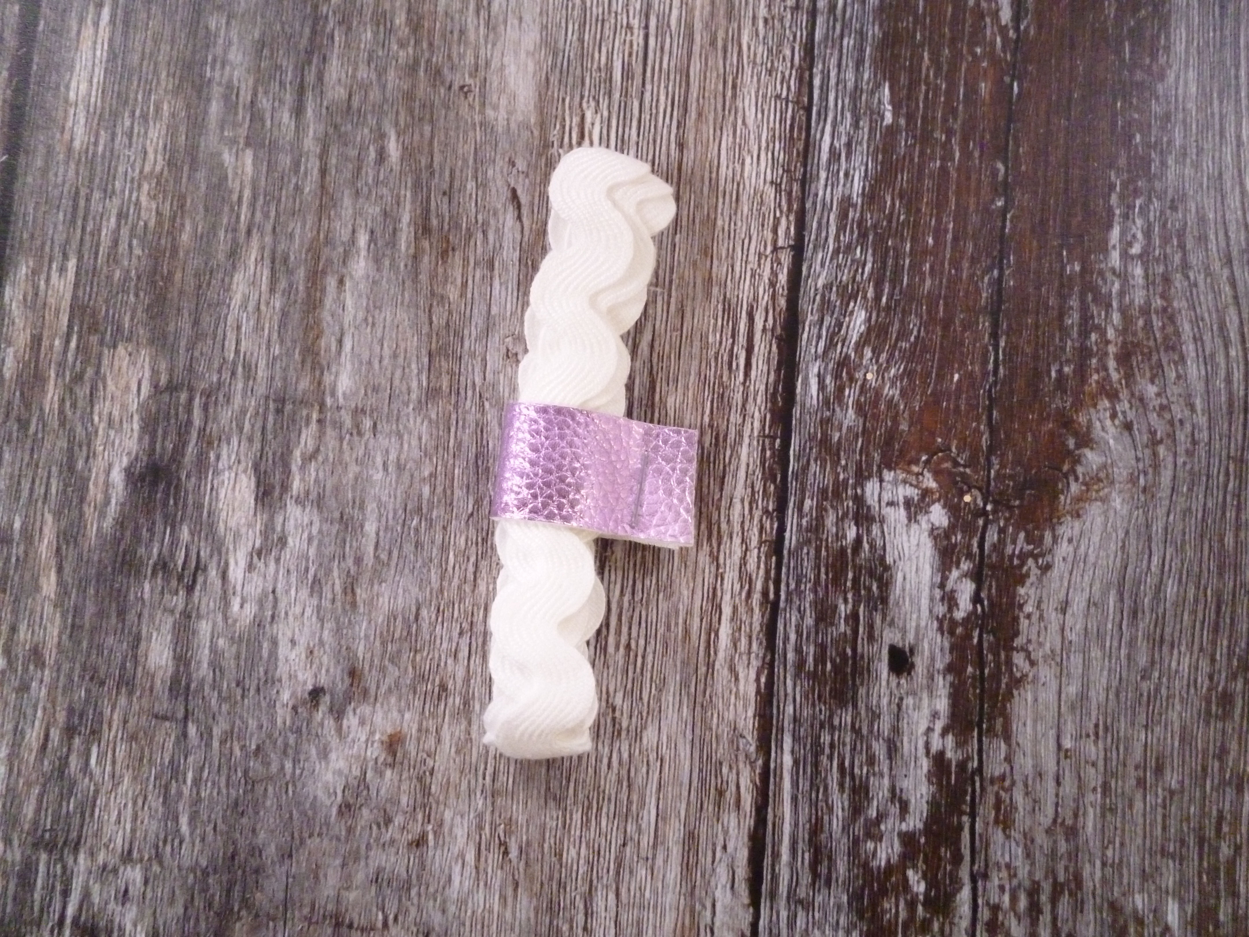 15mm white ric rac - remnants - 1m bundle