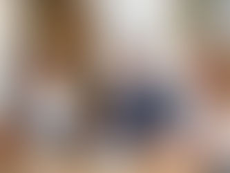 Ondernemer bespreekt bedrijfsoverdracht met volgende generatie tijdens overleg