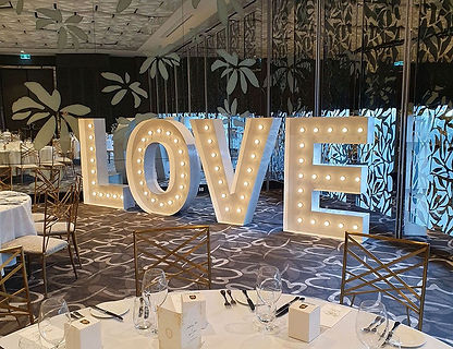1-metre-love-letters-f8d564fa.jpeg