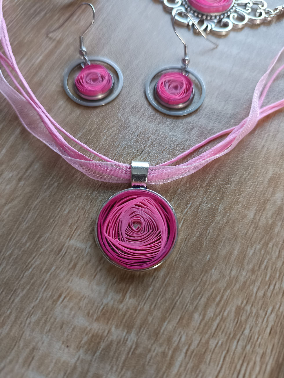 Miniature : Parure bijoux fantaisies fait main en quilling