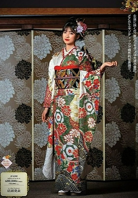 2022catalogue2_edited_edited_edited_edited.jpg