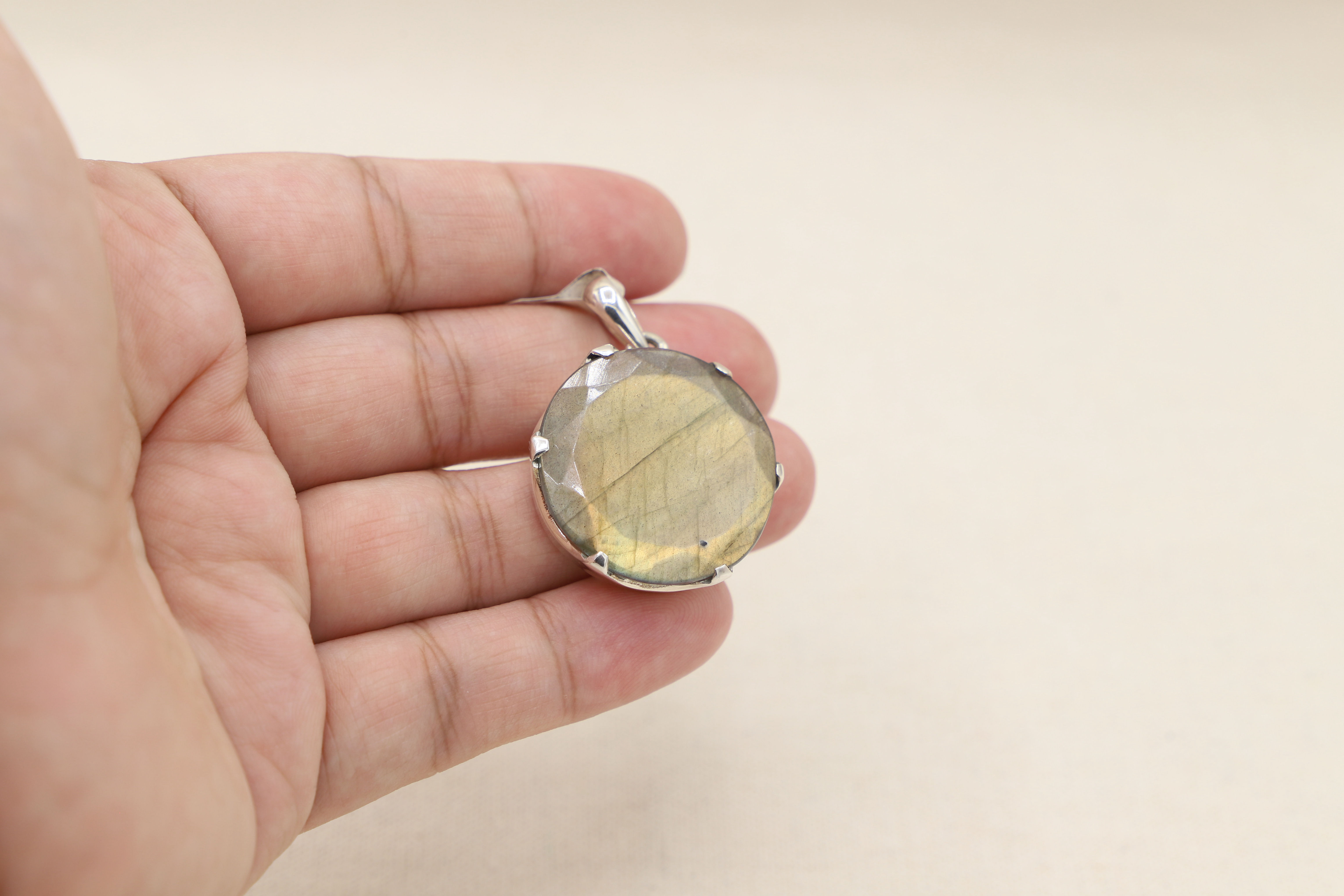 Labradorite Circle (Yellow Flash) Pendant S925