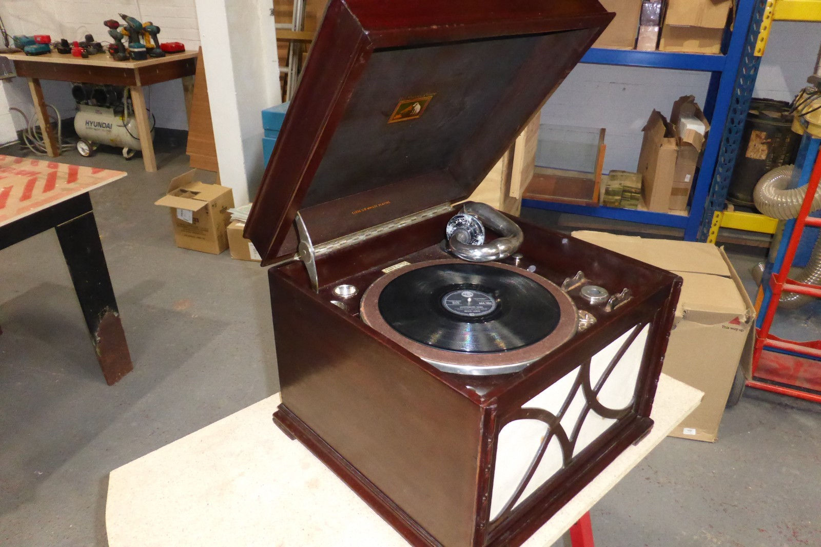 VINTAGE RECORD PLAYER. HMV 130 - RARE RECORD PLAYER 1930s