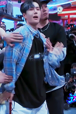 tumblr_6ca654ca725642919f201c802035b8d4_e98d69bb_400.gif