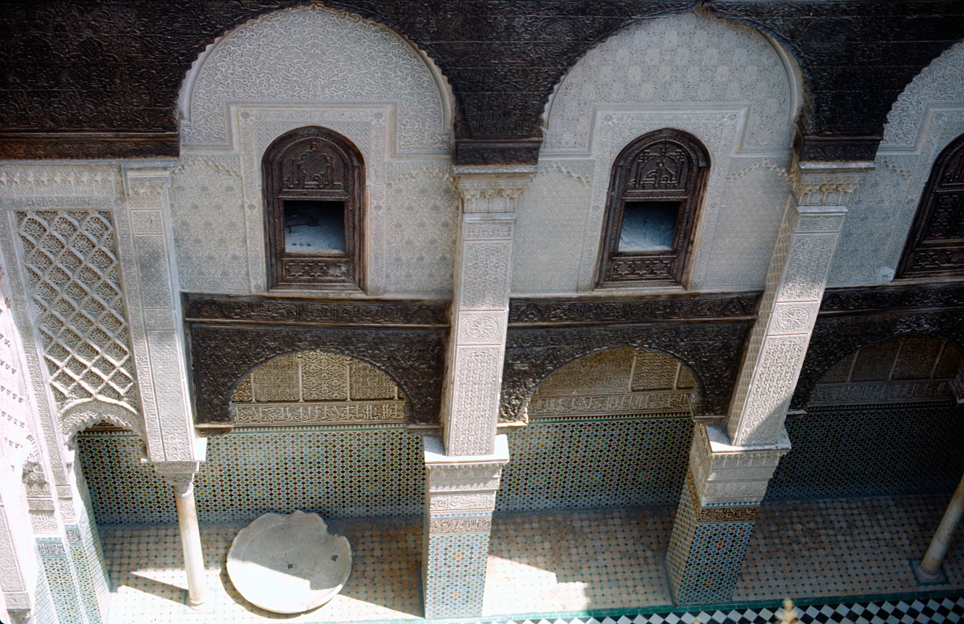 FÈS