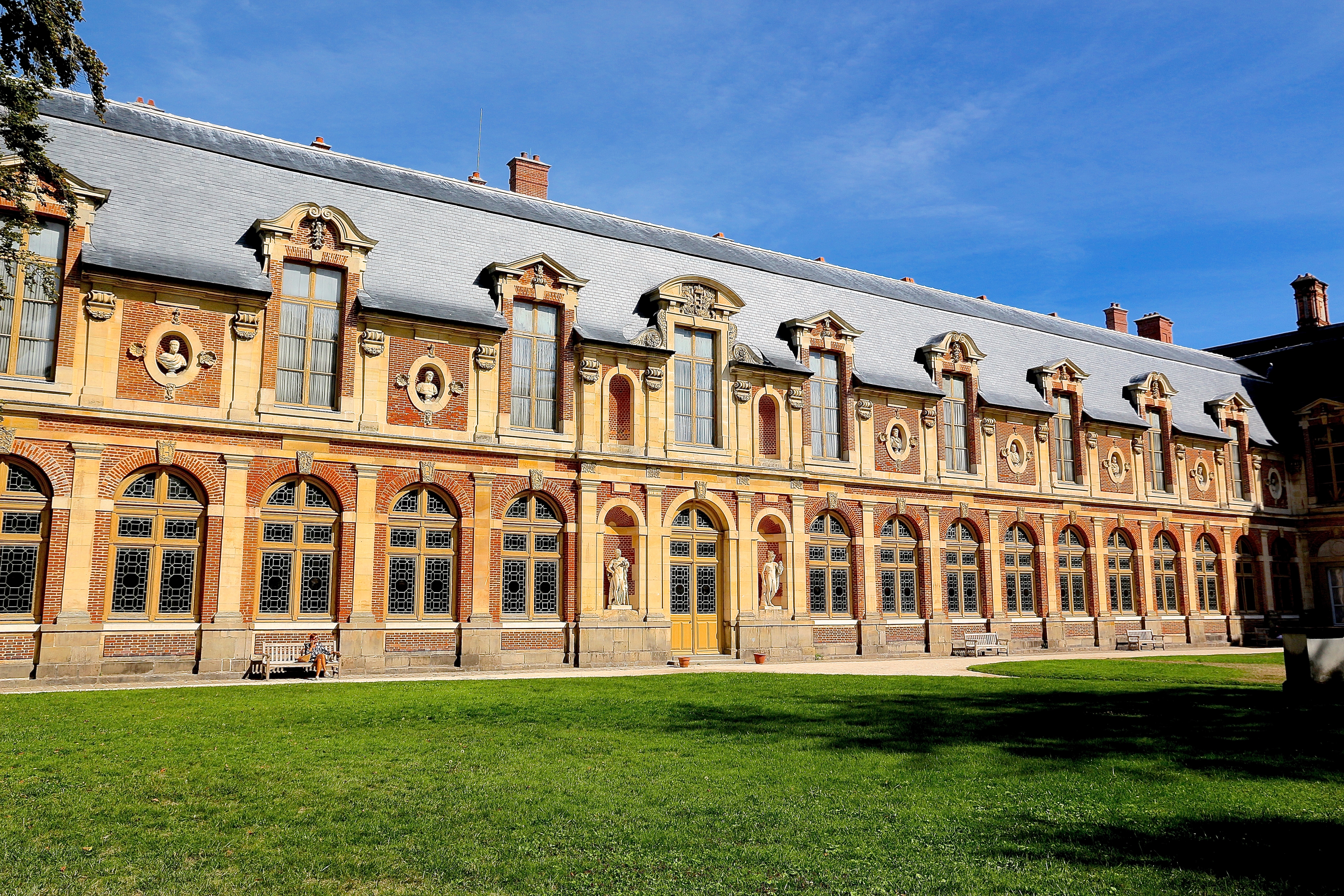 l'aile Louis XV