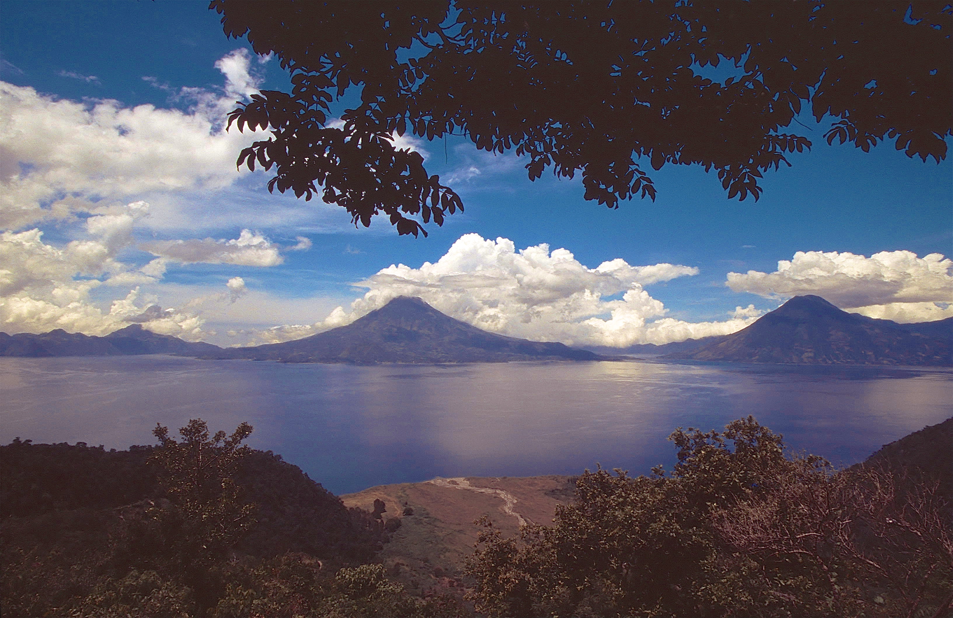 LAC ATITLÀN