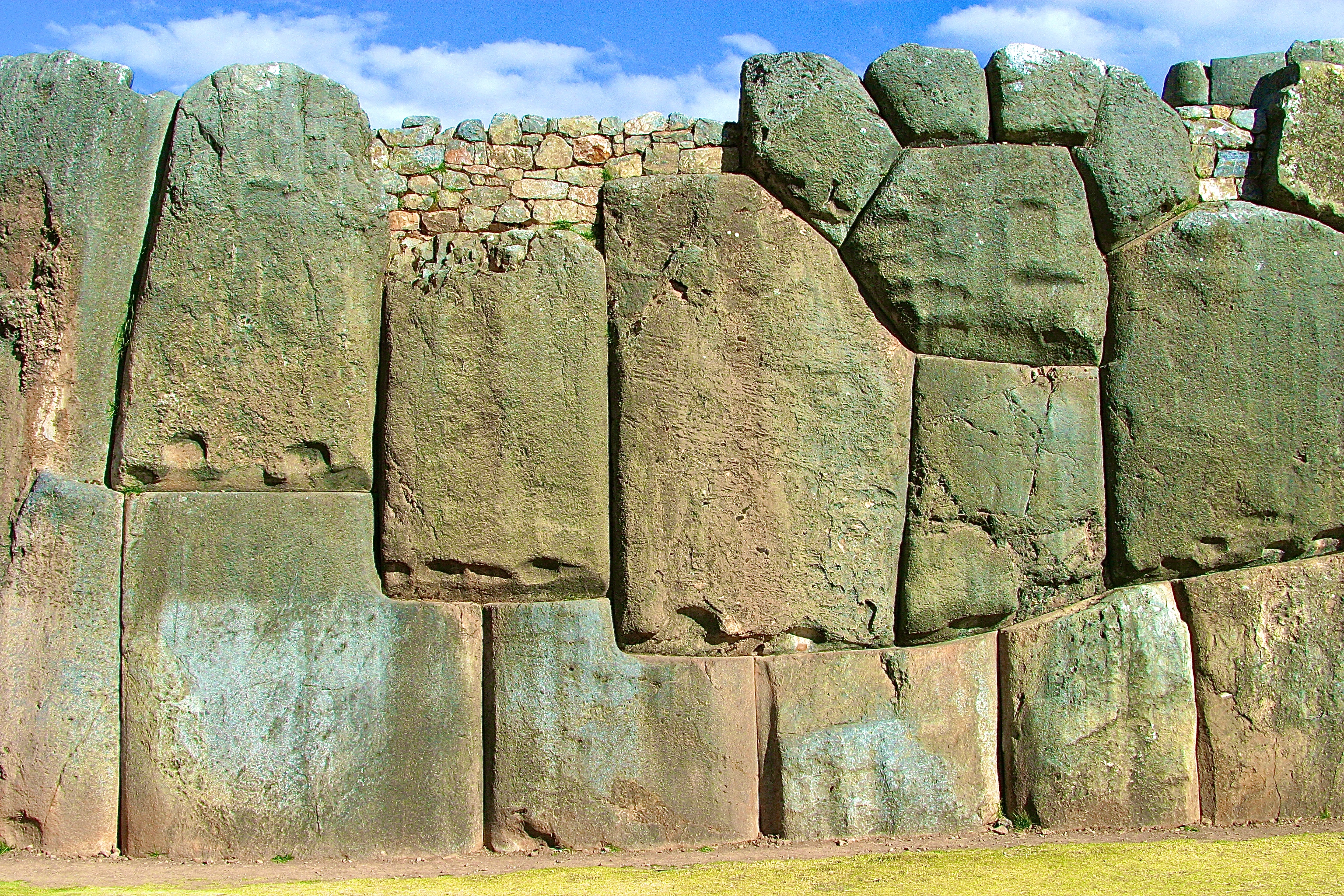 SACSAYHUAMÀN