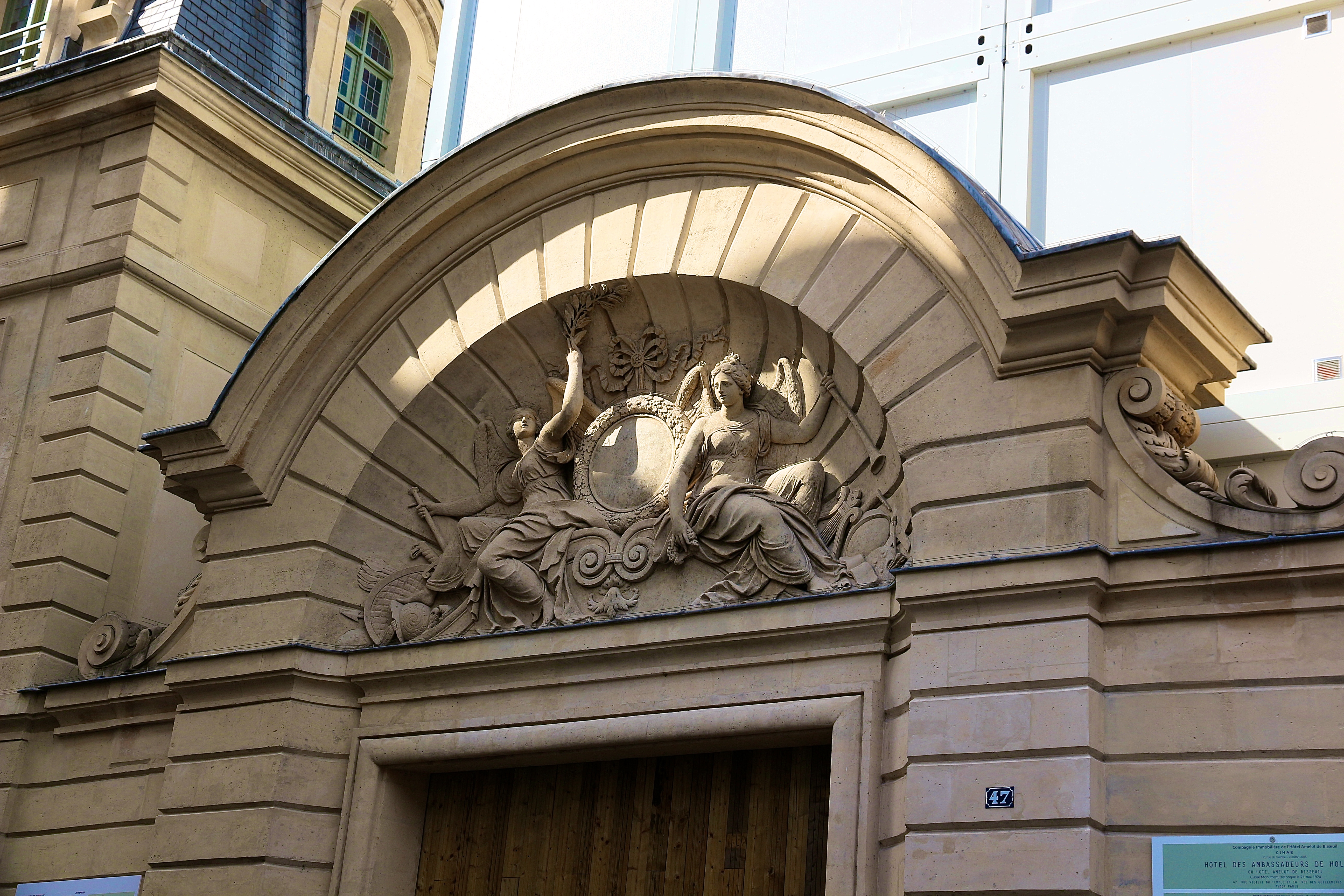l'Hôtel Amelot-de-Bisseuil