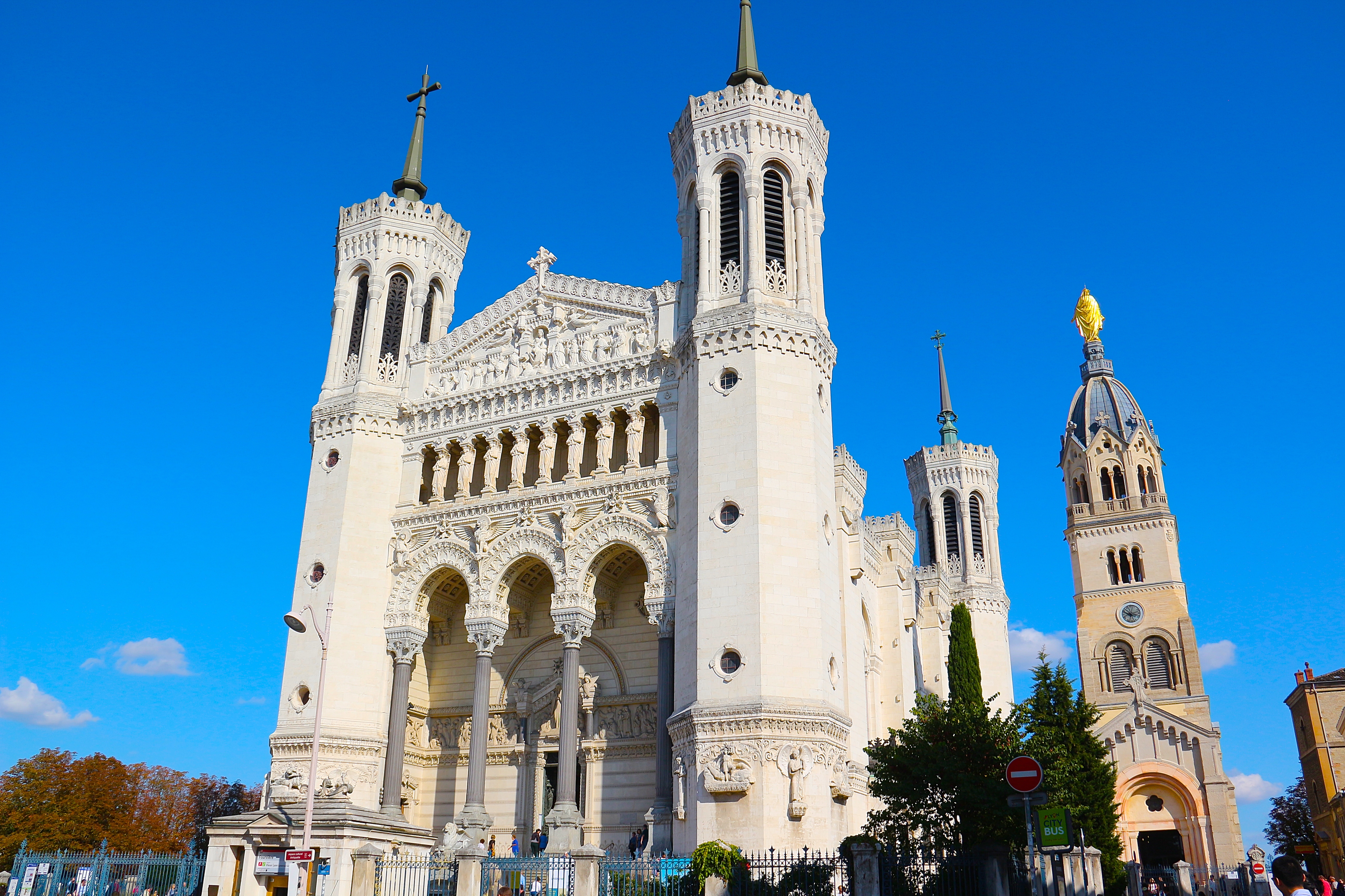 LYON
