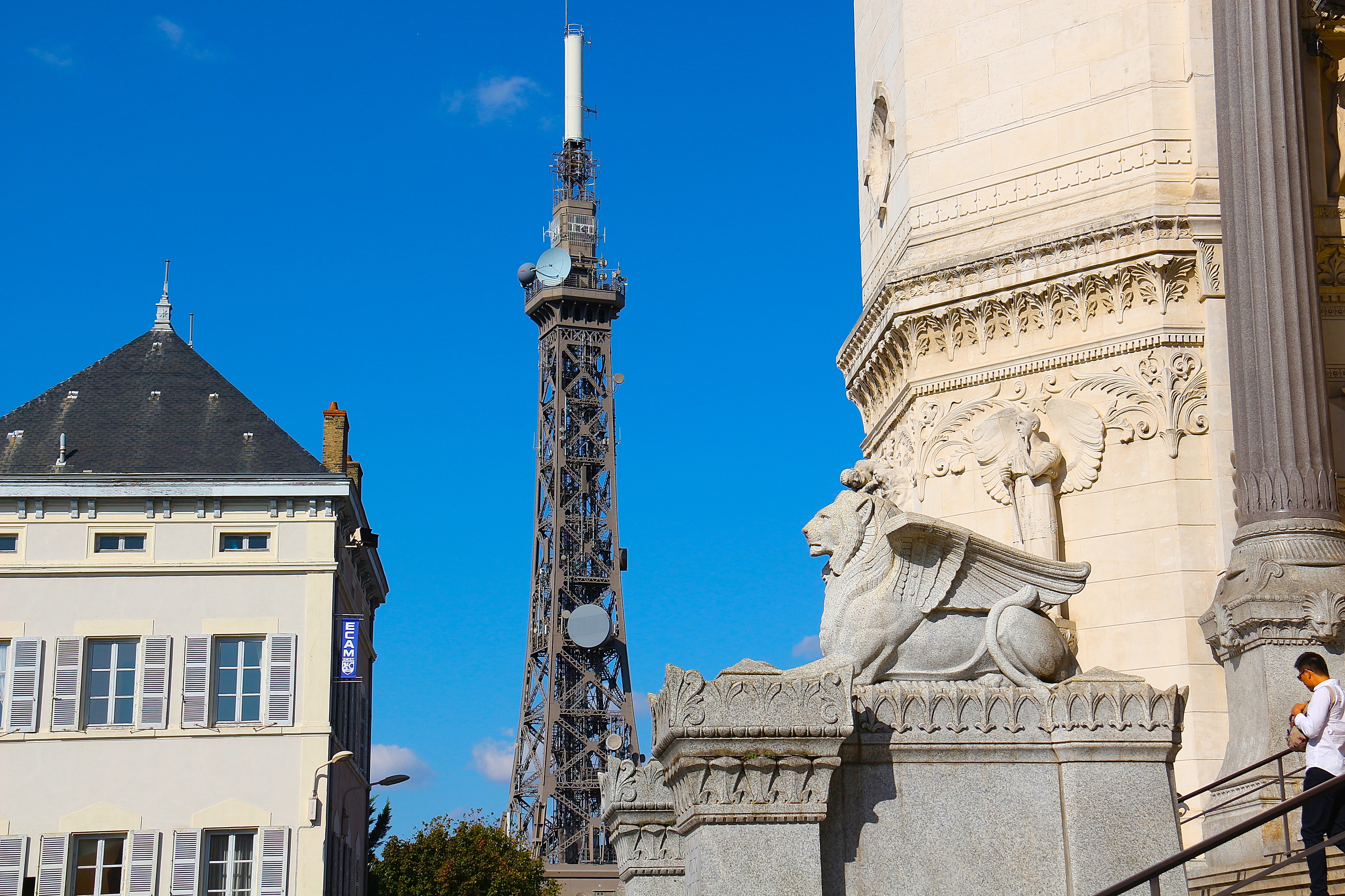 LYON