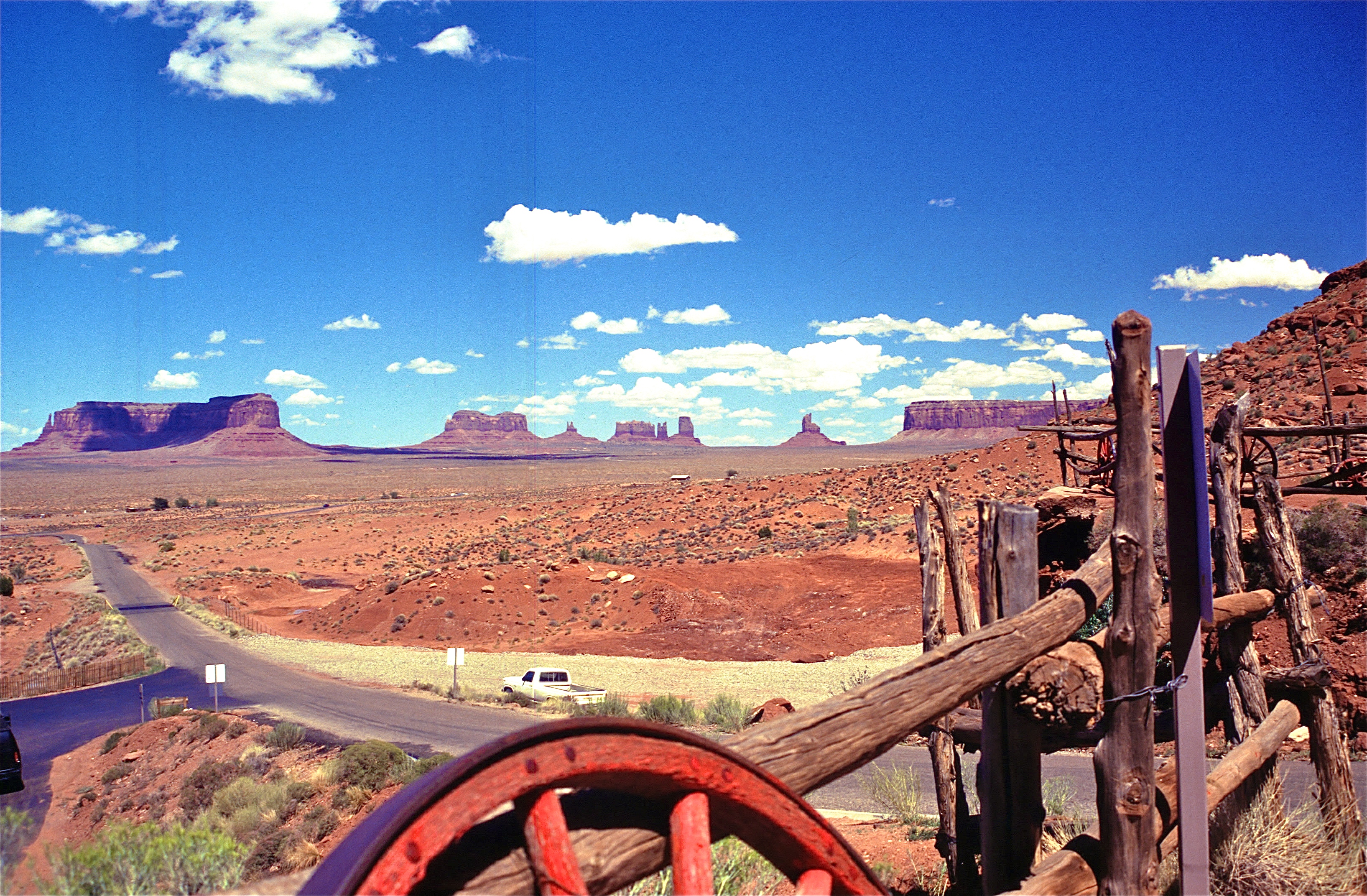 MONUMENT VALLEY