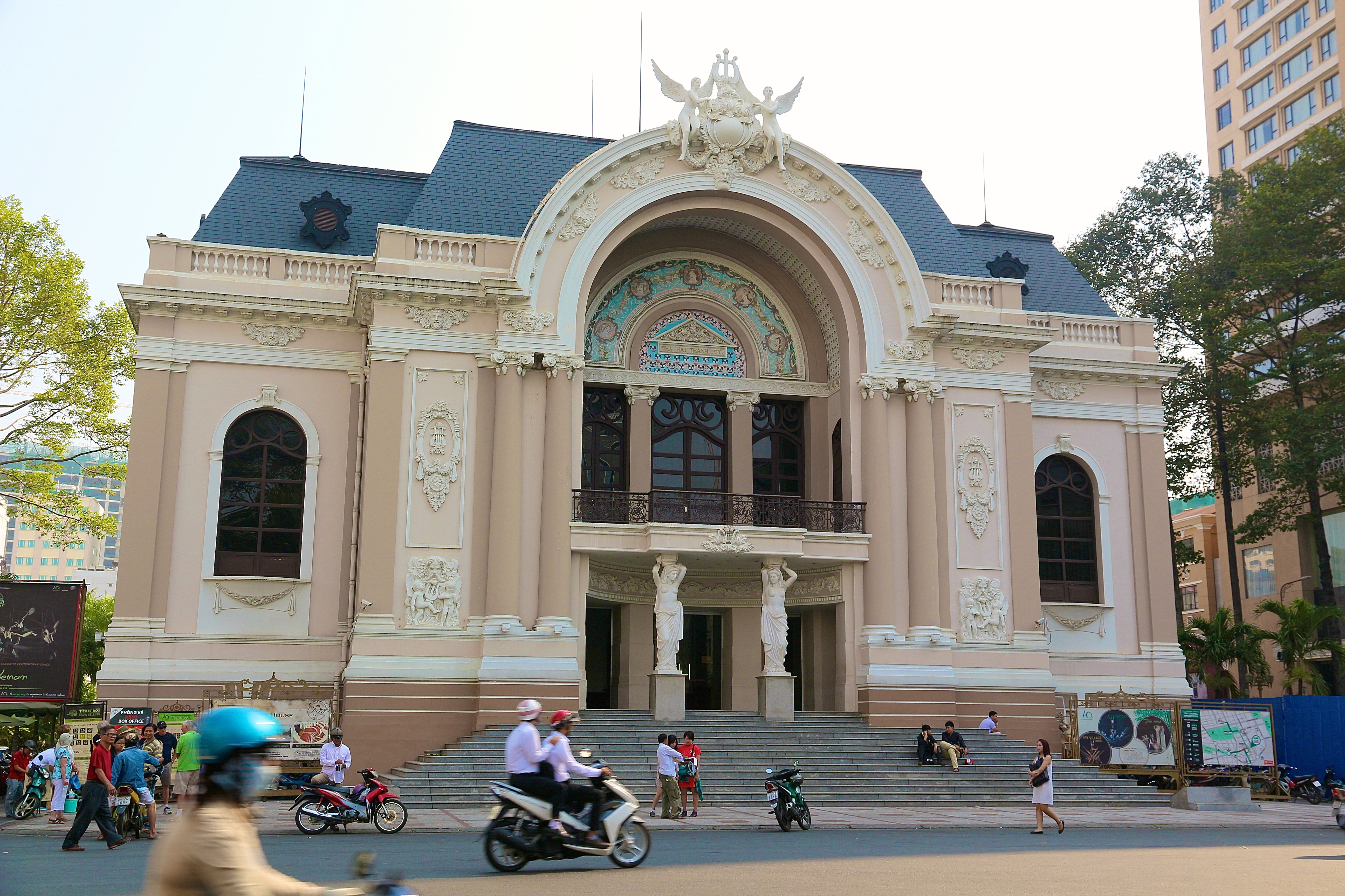 HÔ-CHI-MINH-VILLE