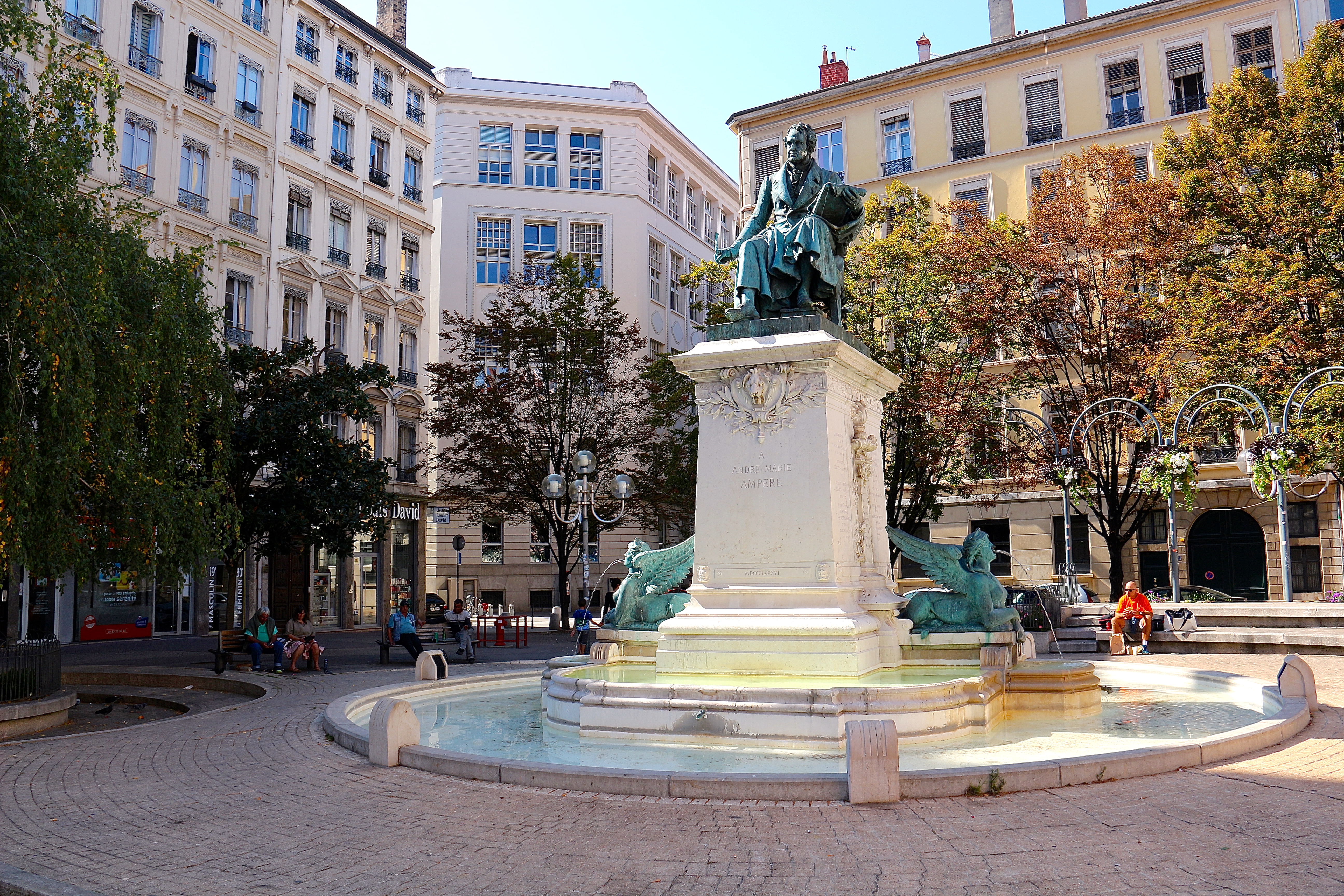 LYON