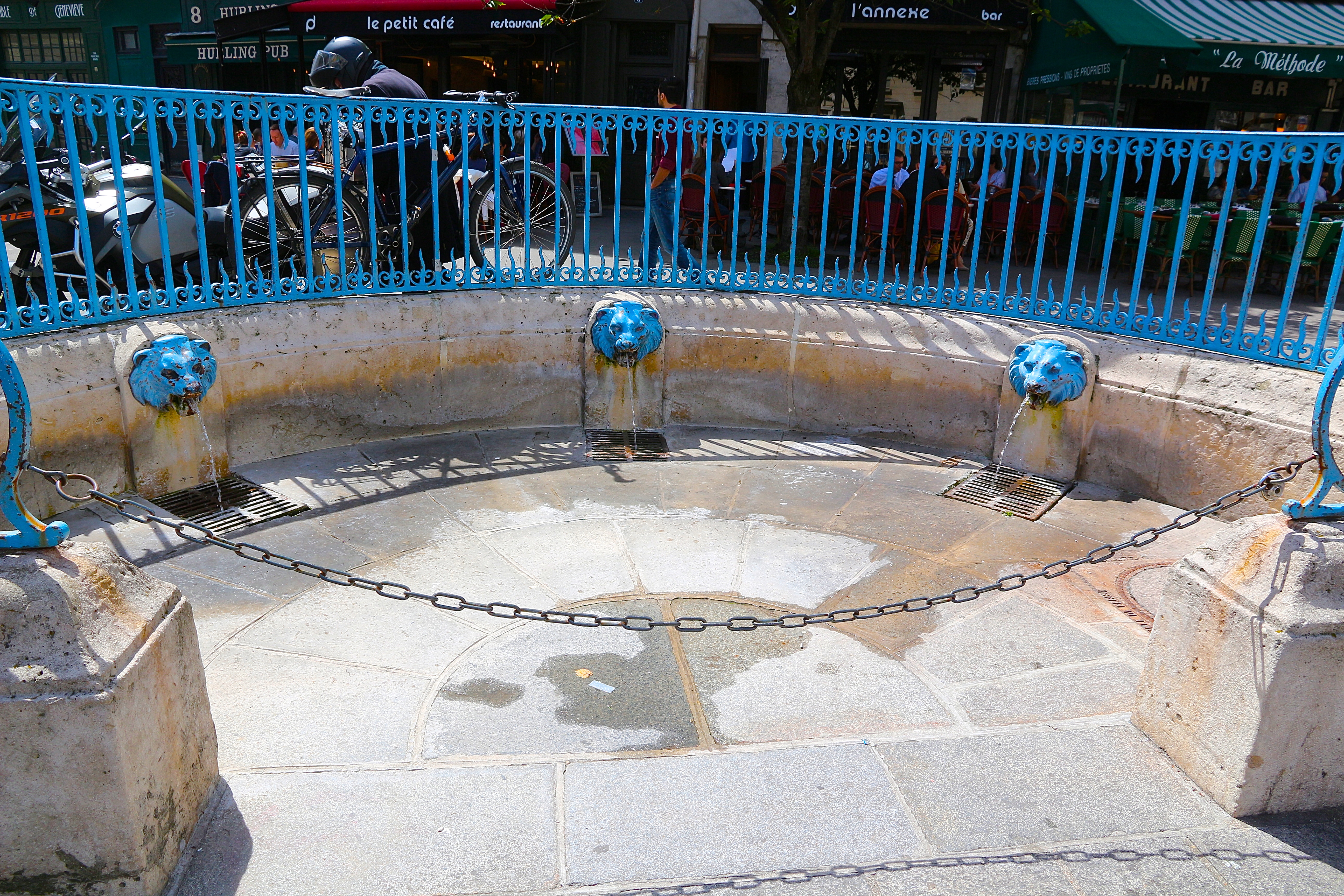 la fontaine Sainte-Geneviève