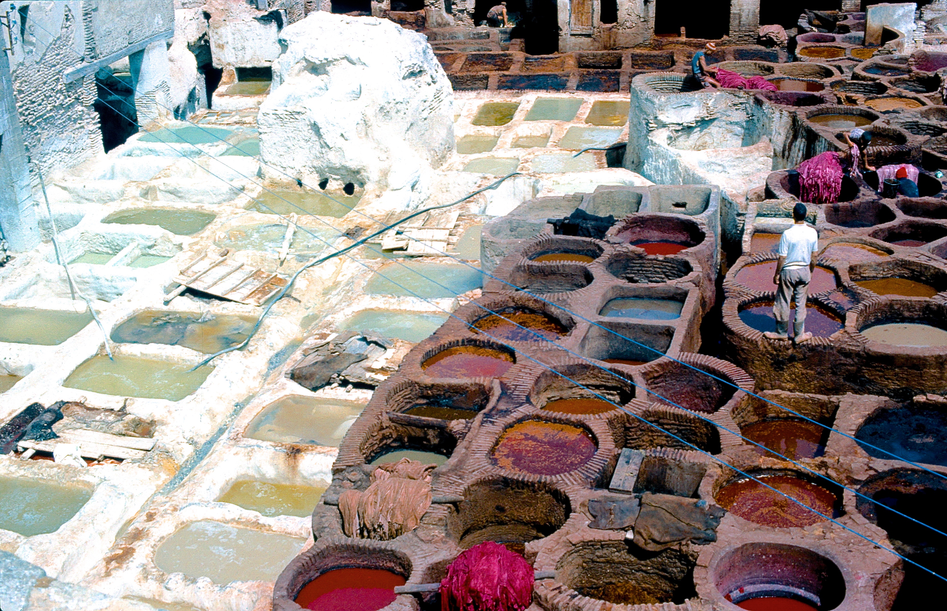 FÈS