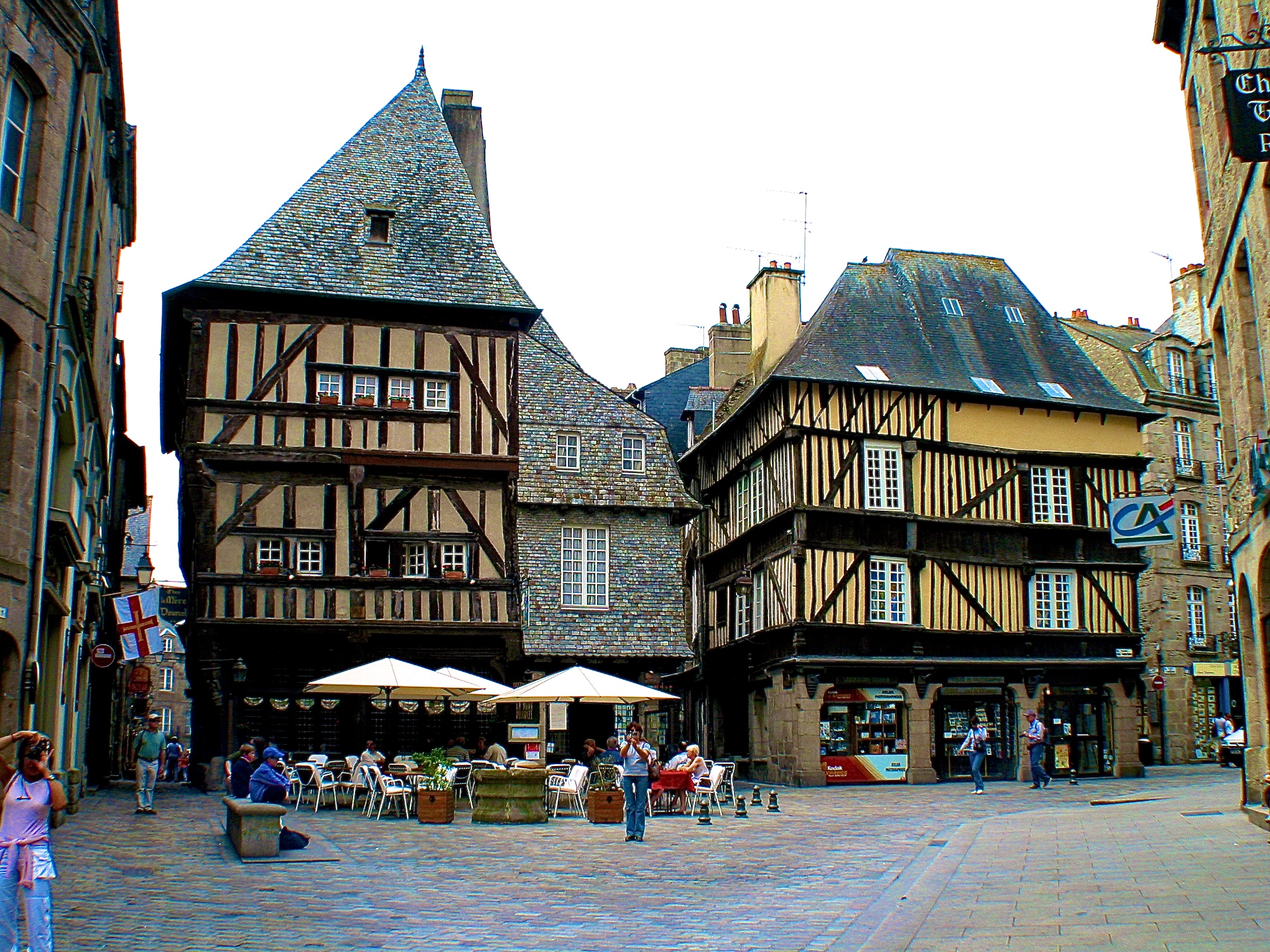 DINAN