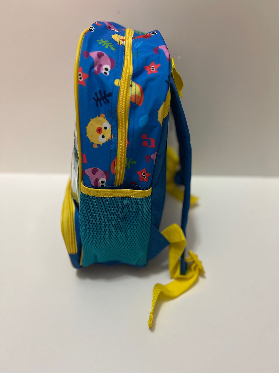 Thumbnail: Hermoso maletín para kinder garden beby shark 