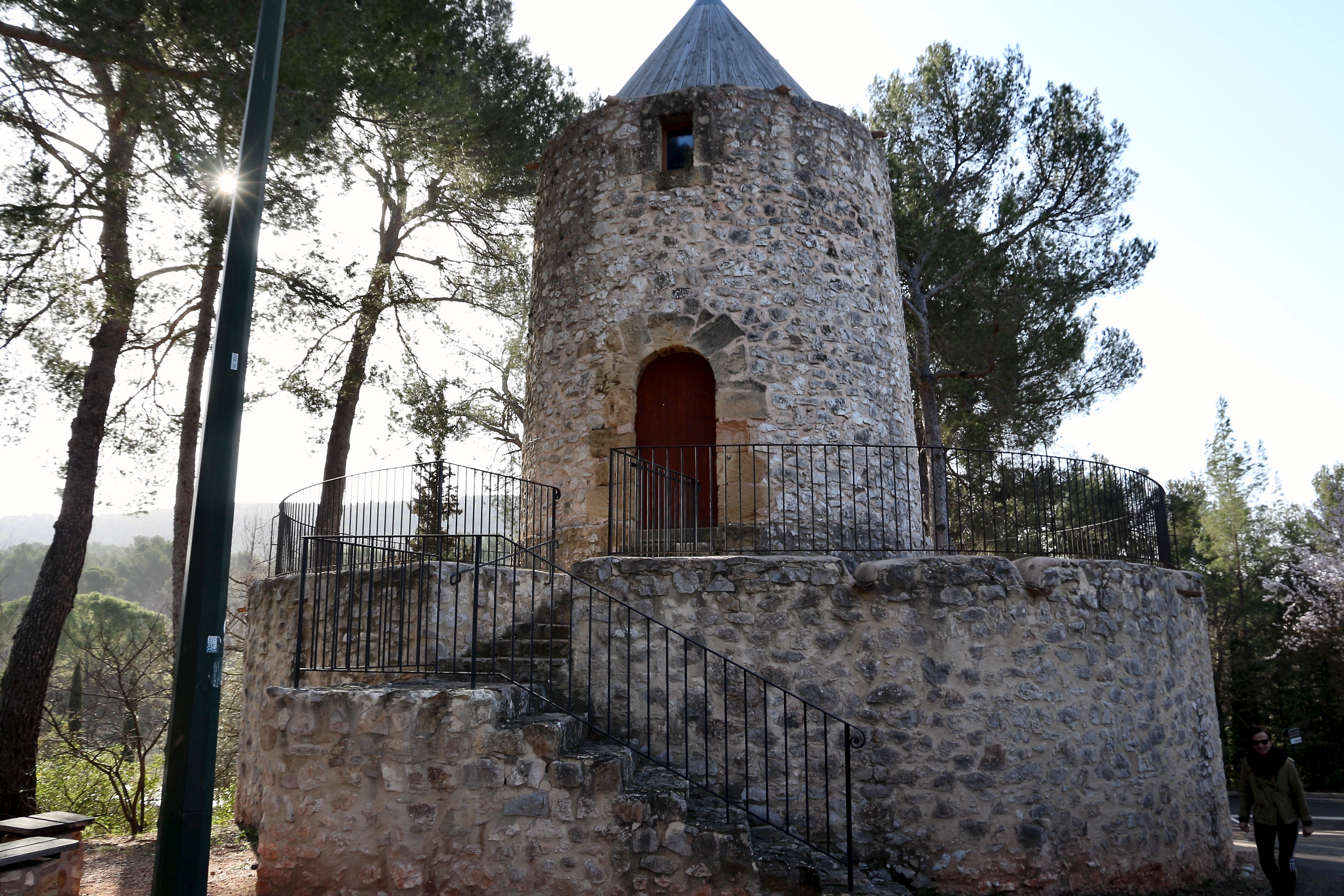 LE THOLONET