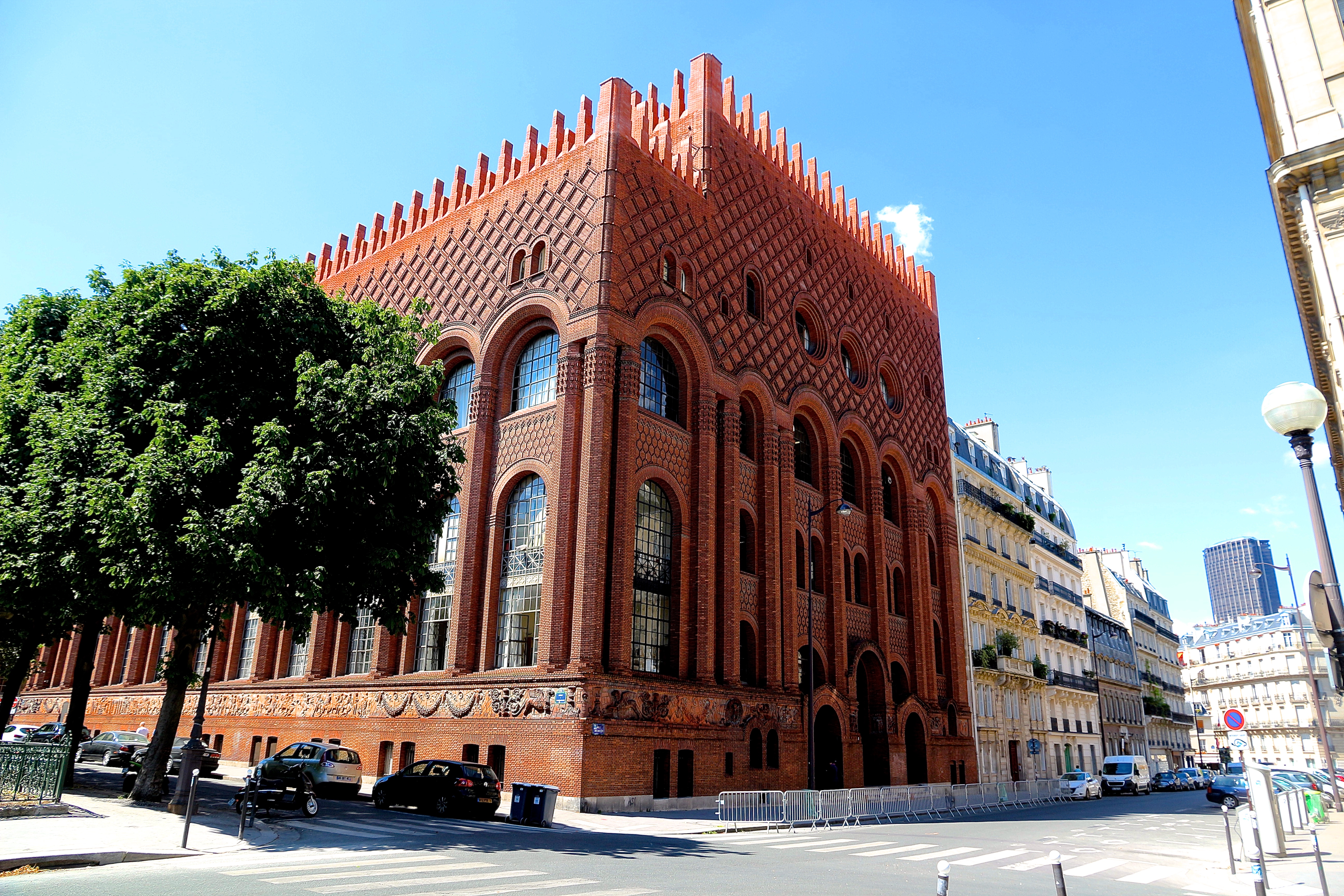 l'Institut d'Art et d'Archéologie