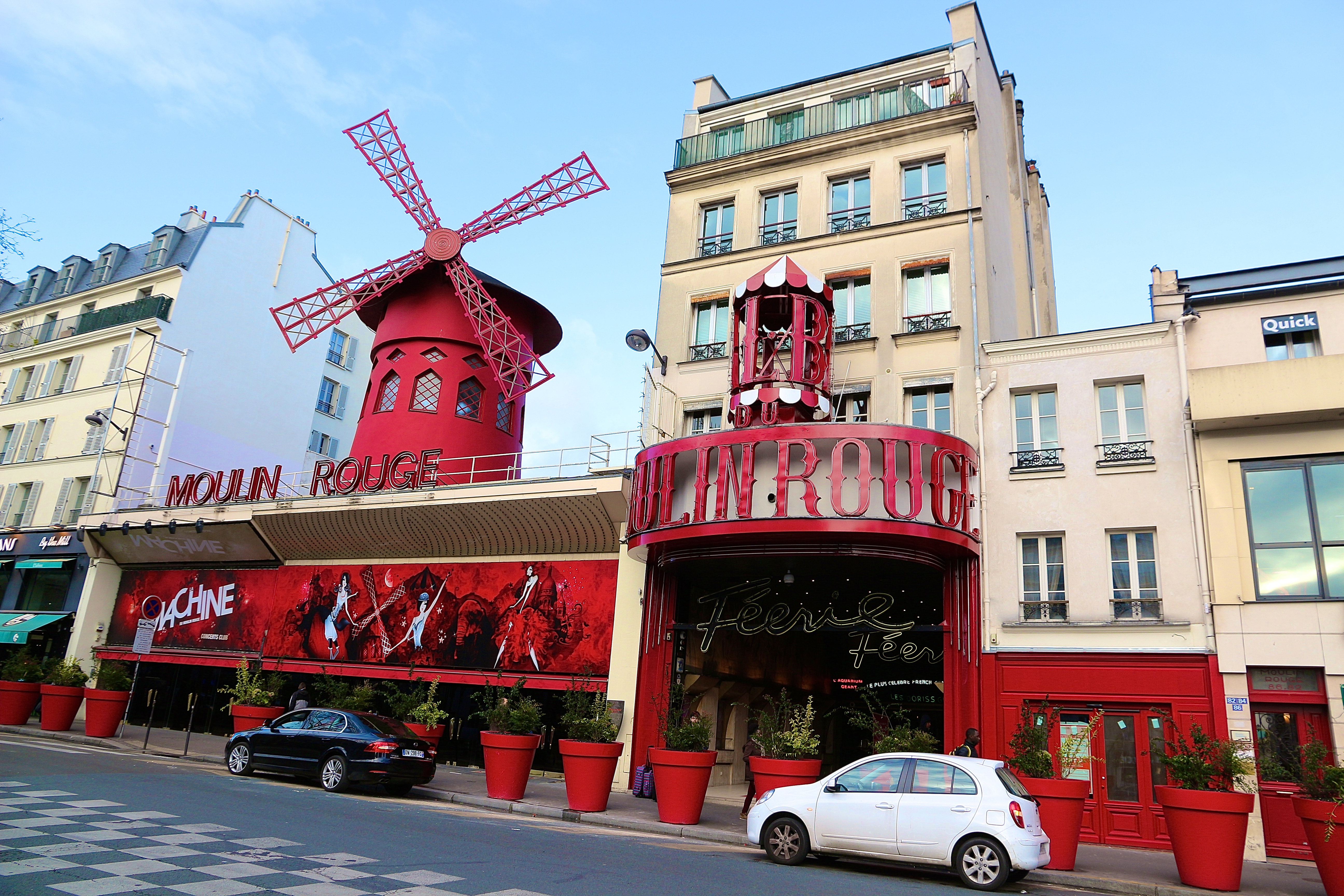 le "Moulin Rouge"