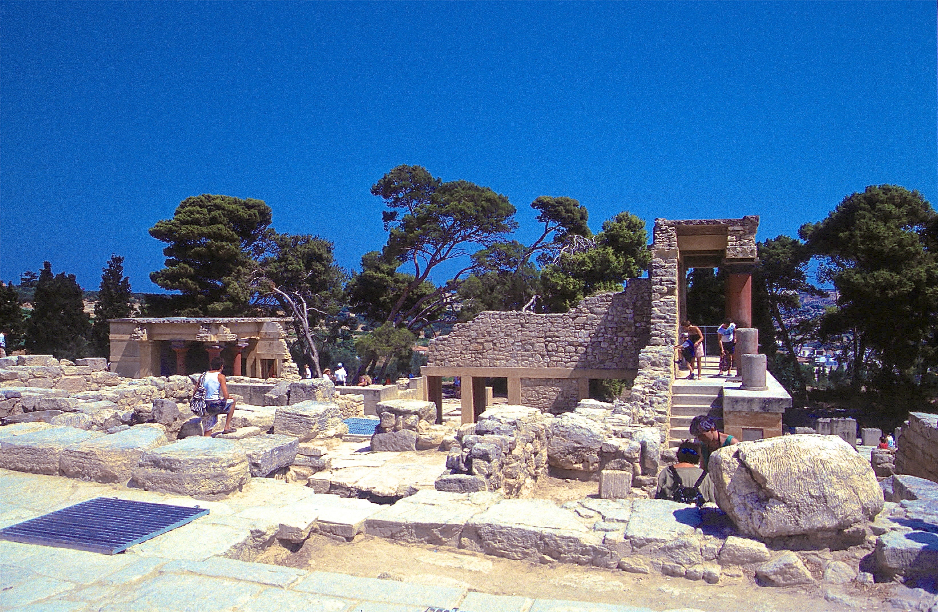 KNOSSOS
