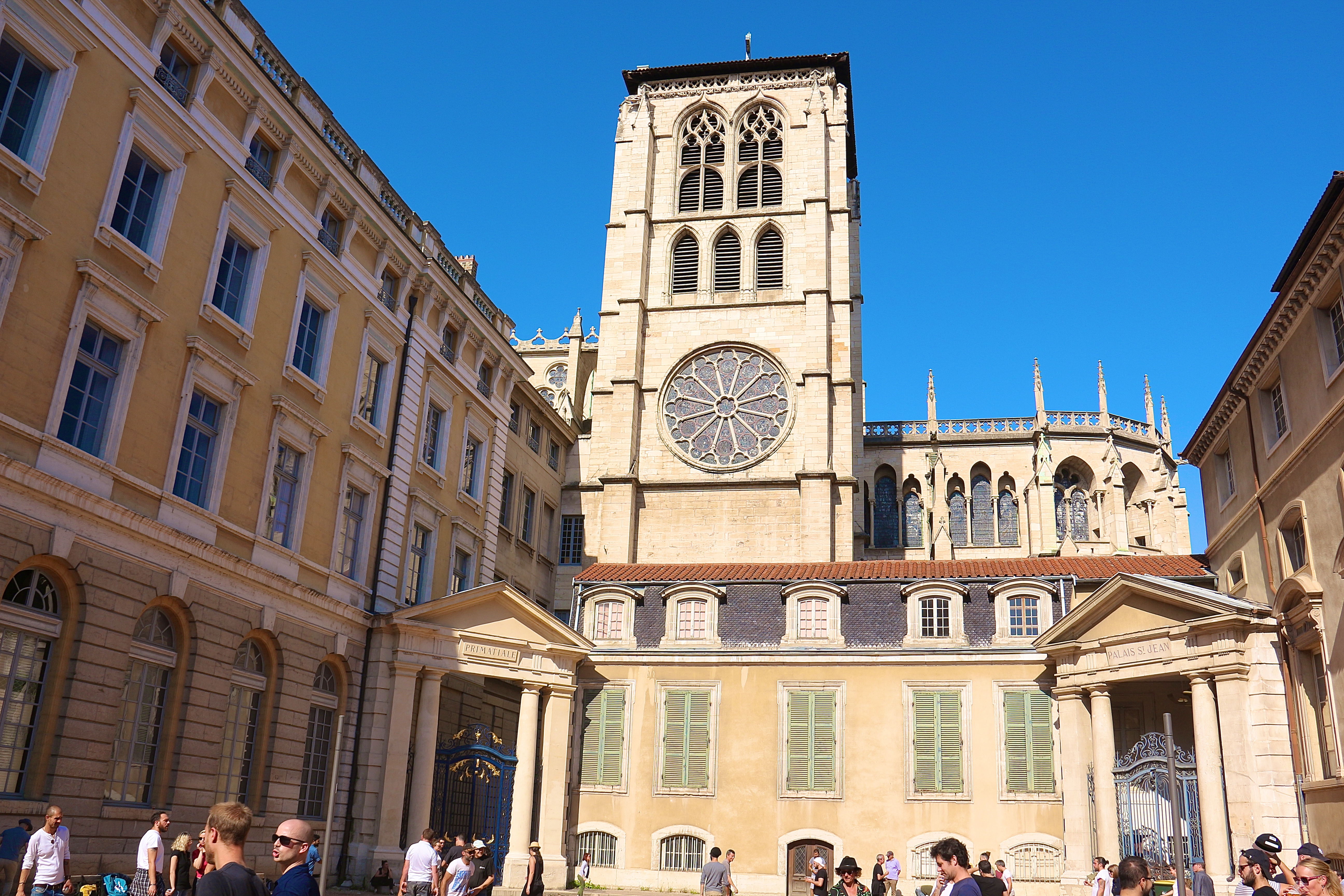 LYON