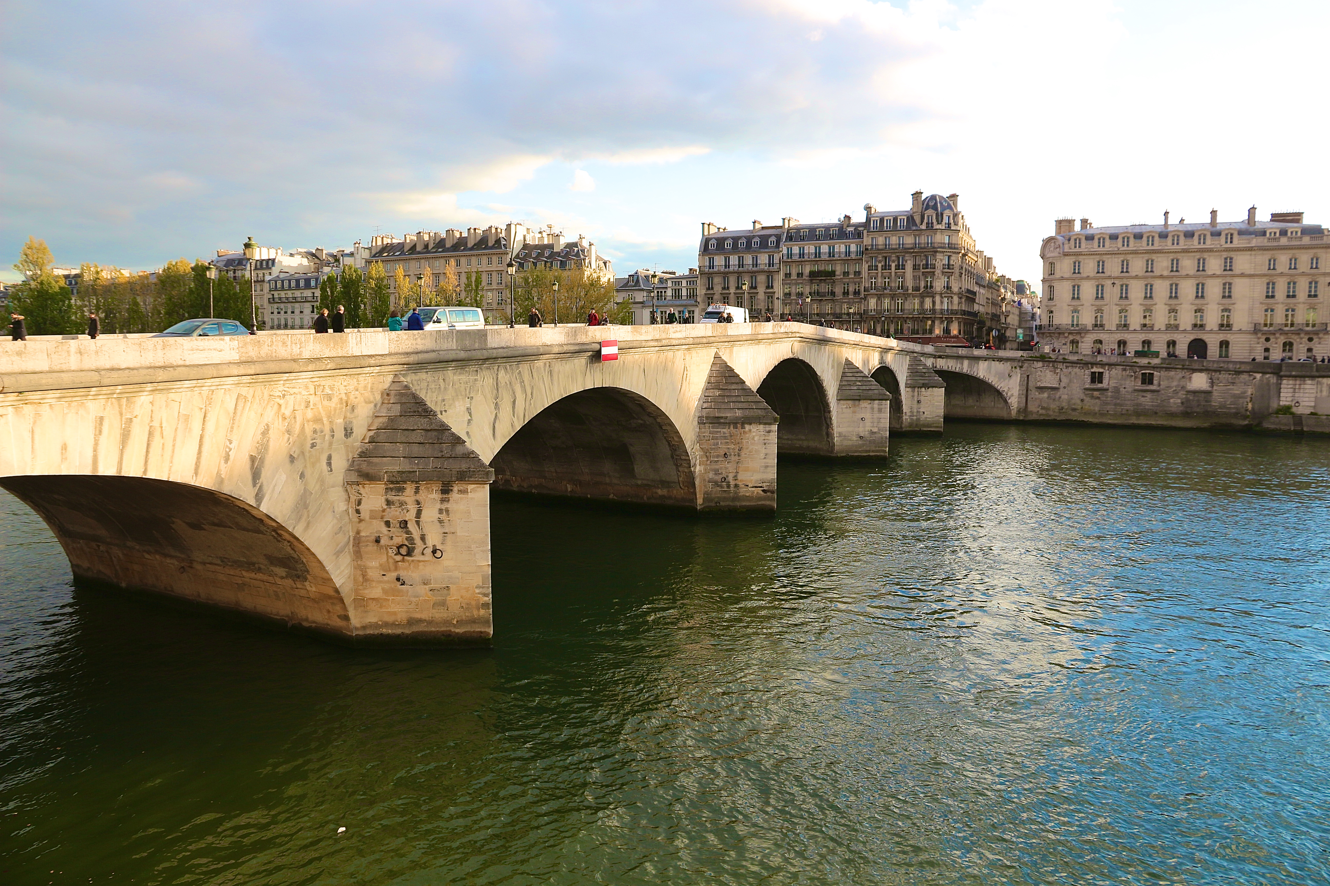 le Pont-Royal