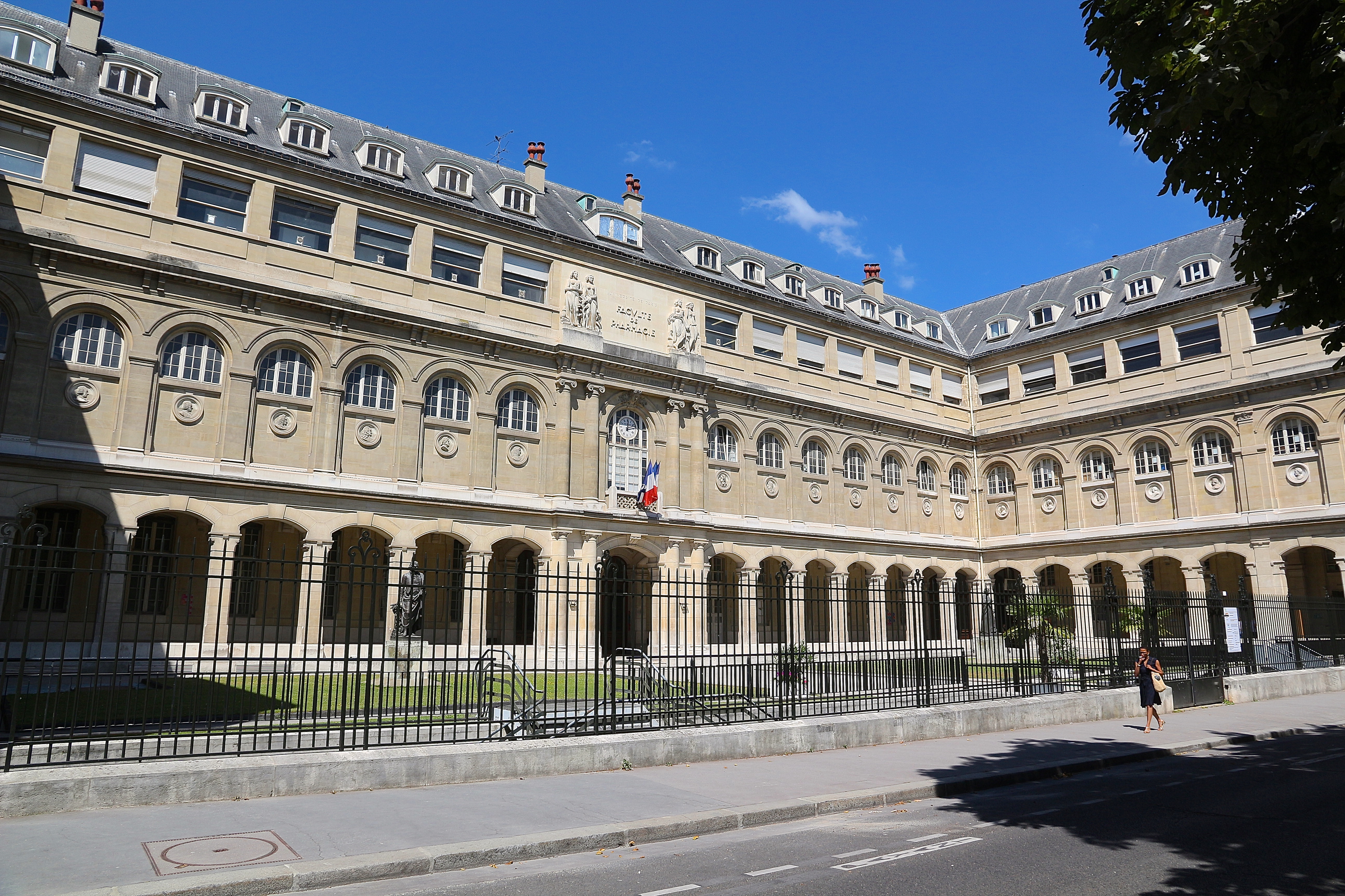 la Faculté de Pharmacie