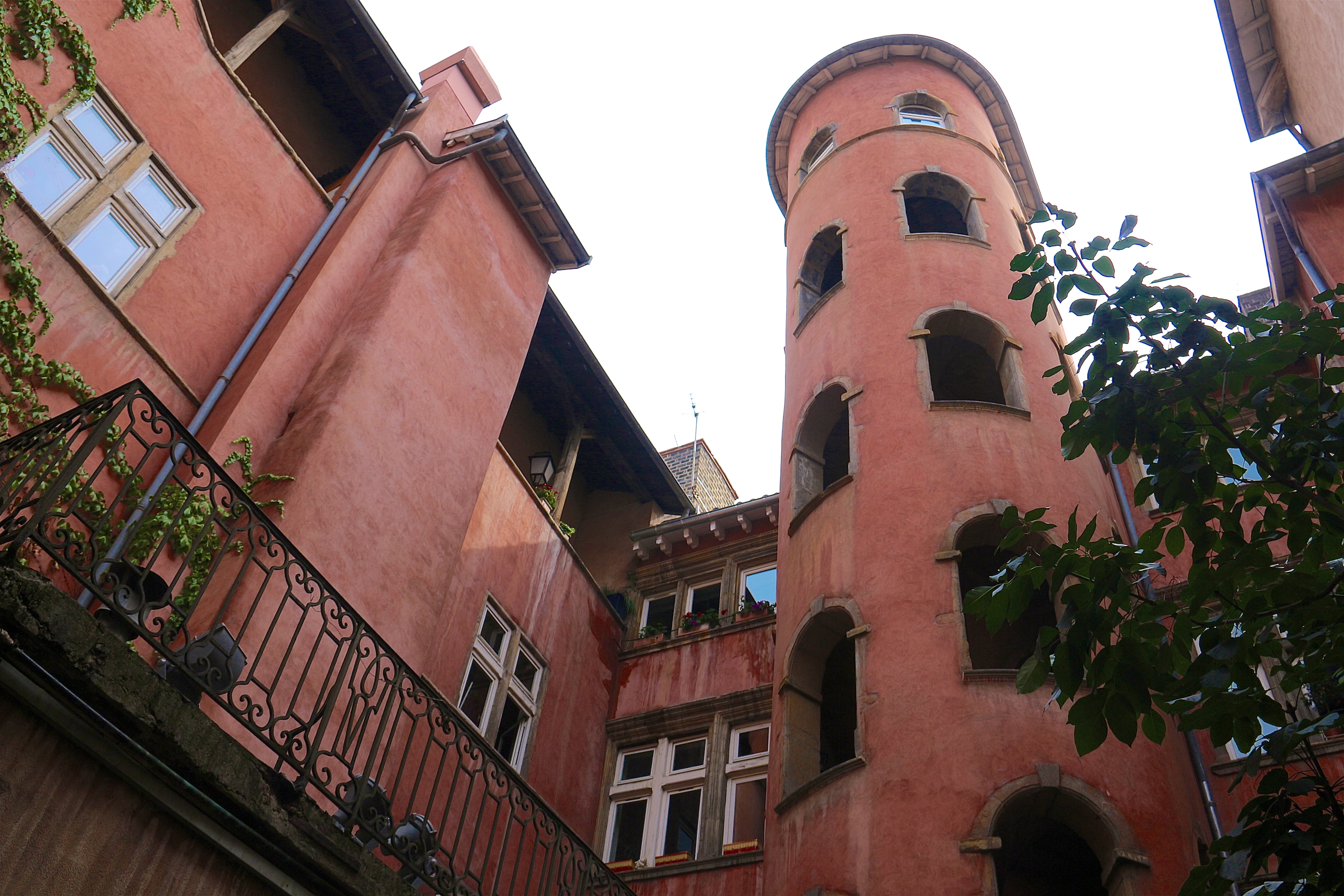 LYON