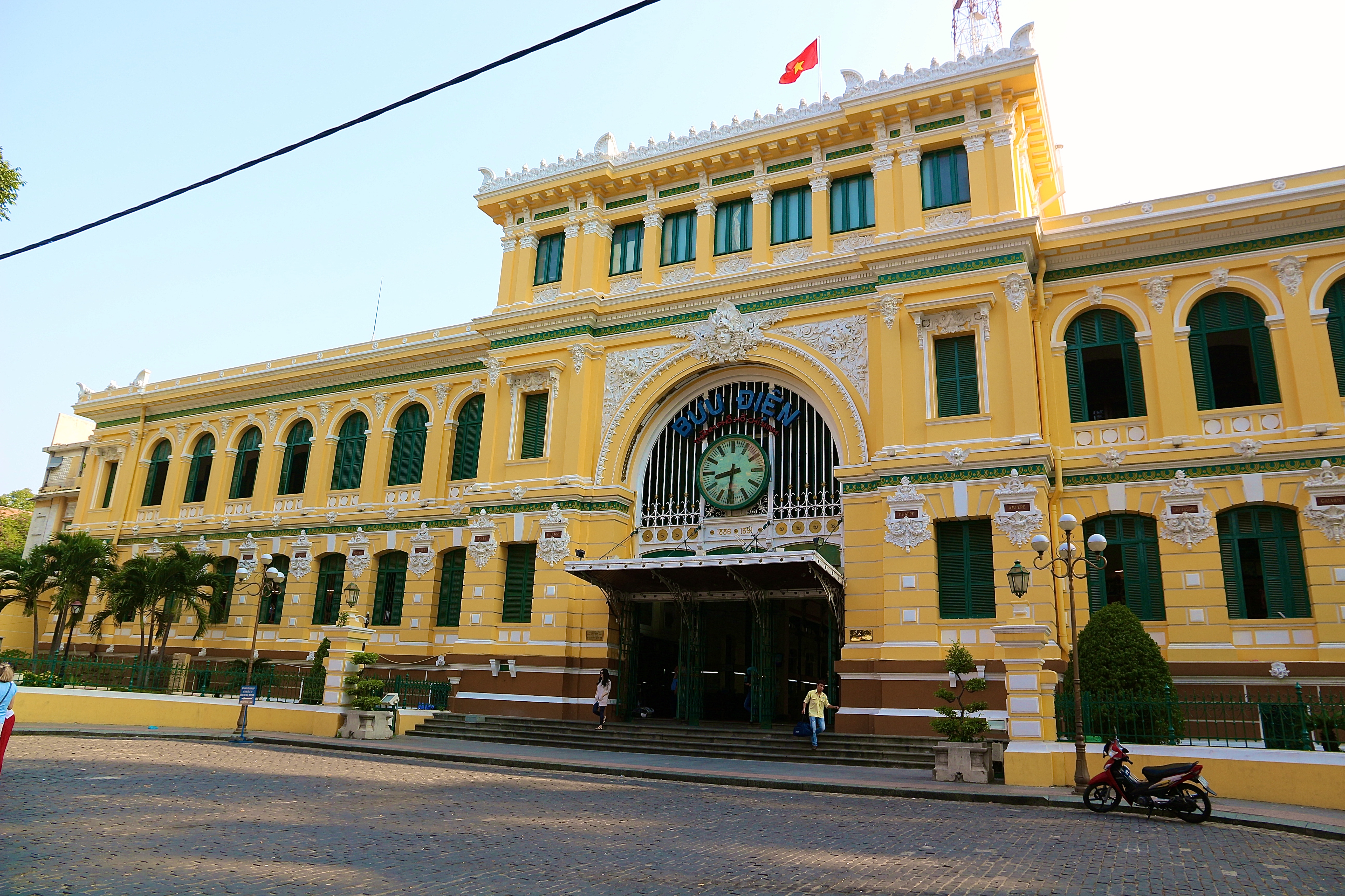 HÔ-CHI-MINH-VILLE