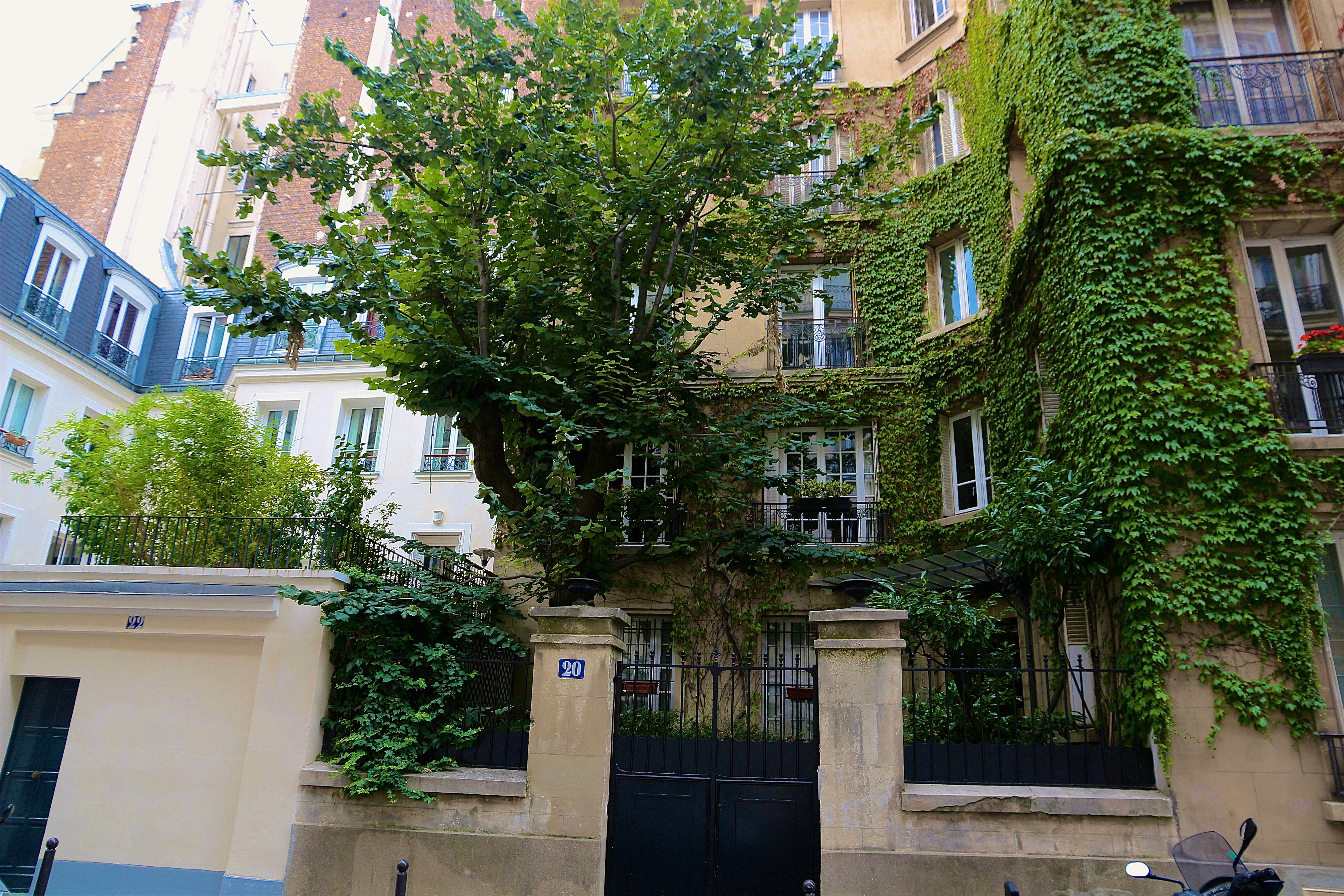 un petit hôtel particulier