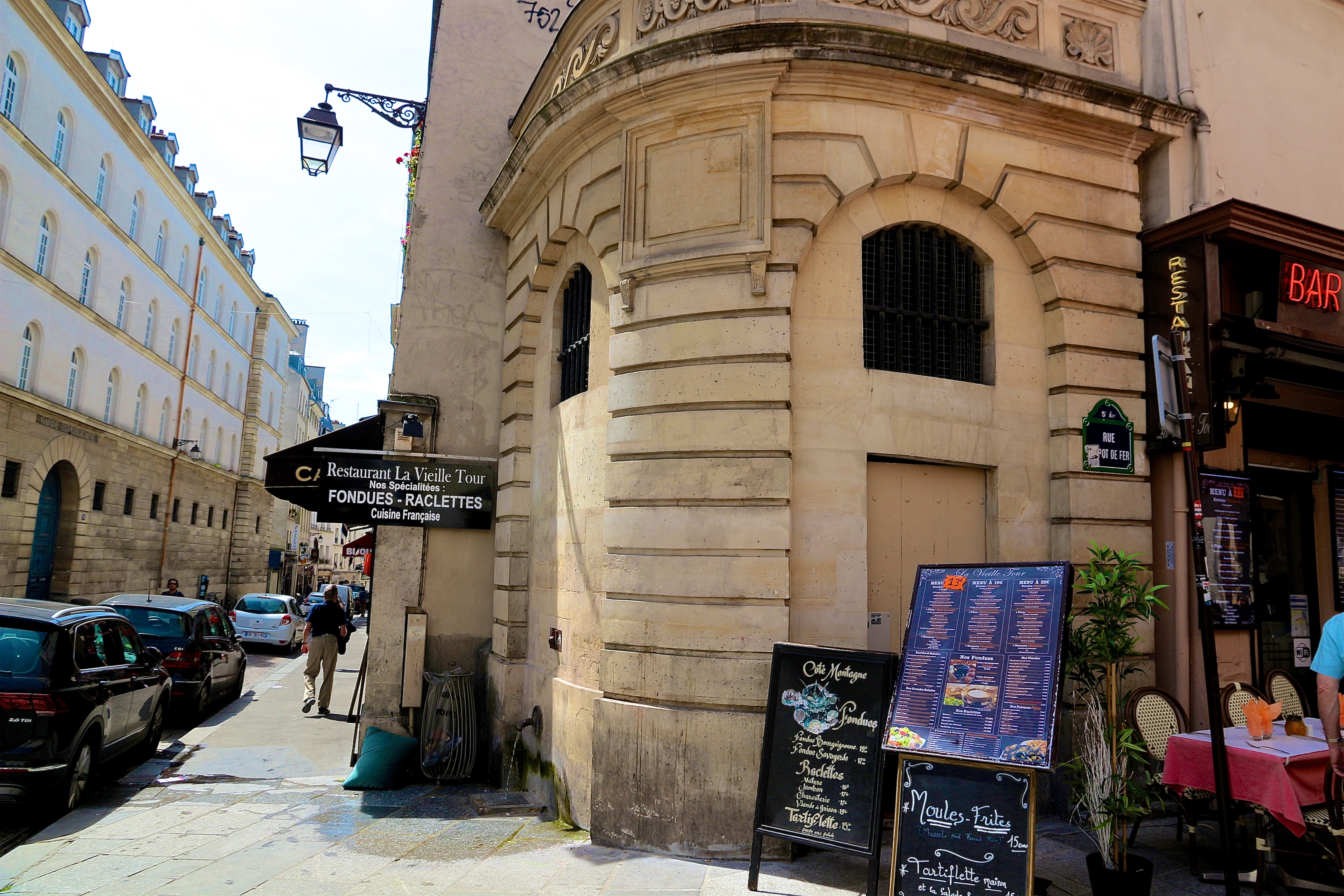 la Fontaine du Pot-de-Fer