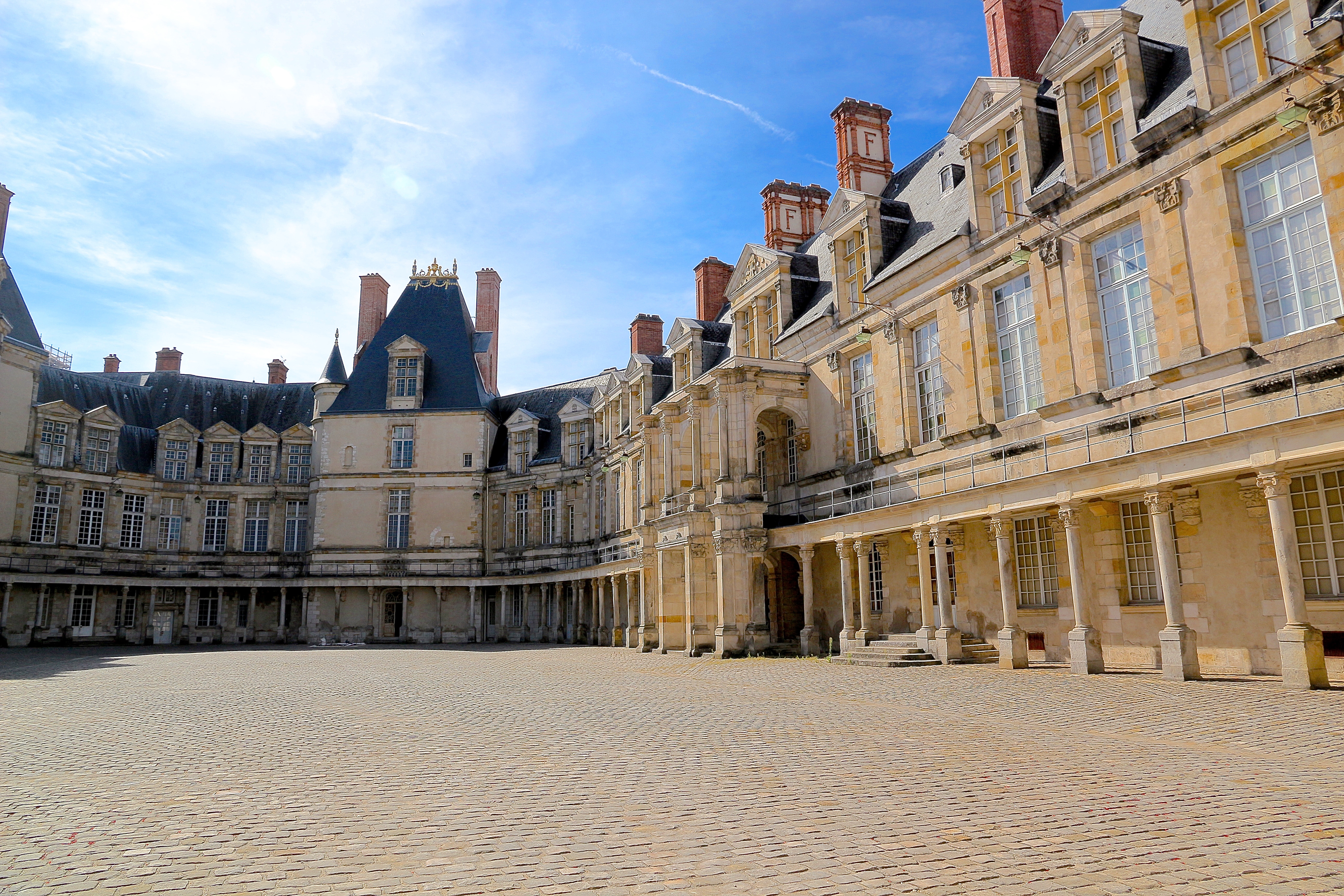 la Cour Ovale