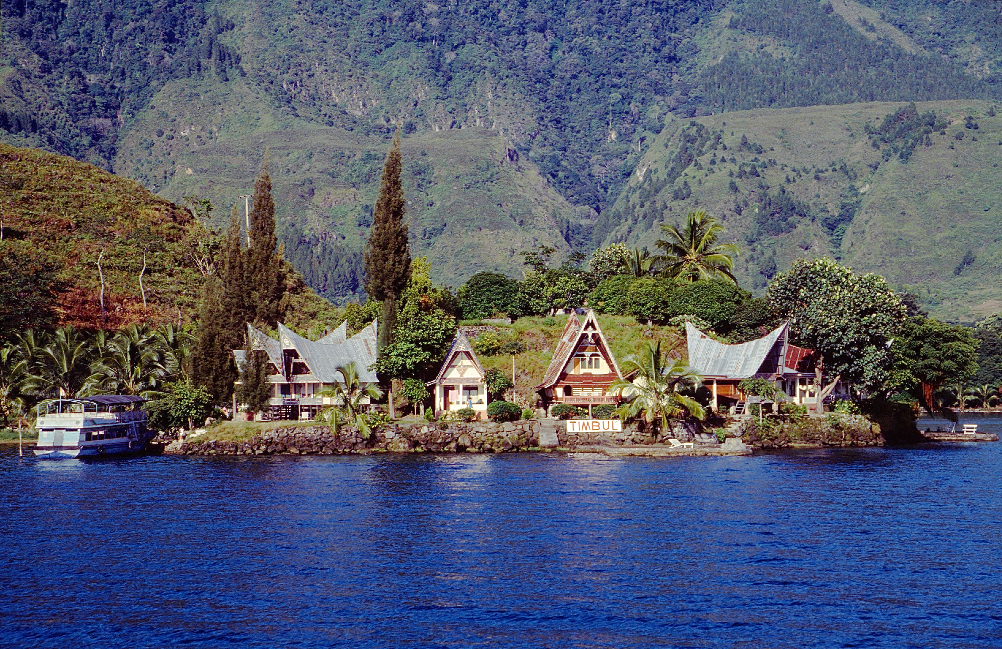 LAC TOBA