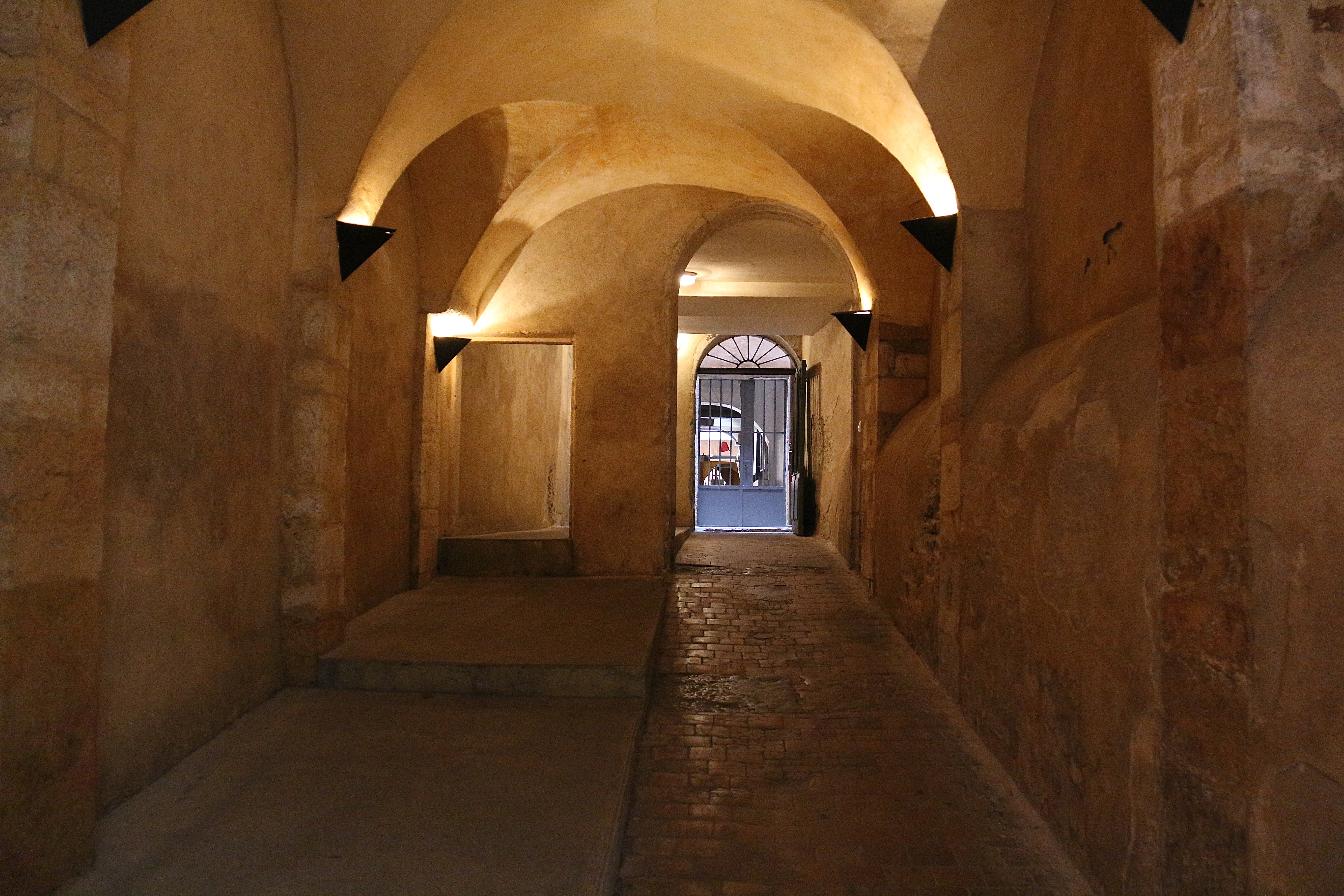 LYON