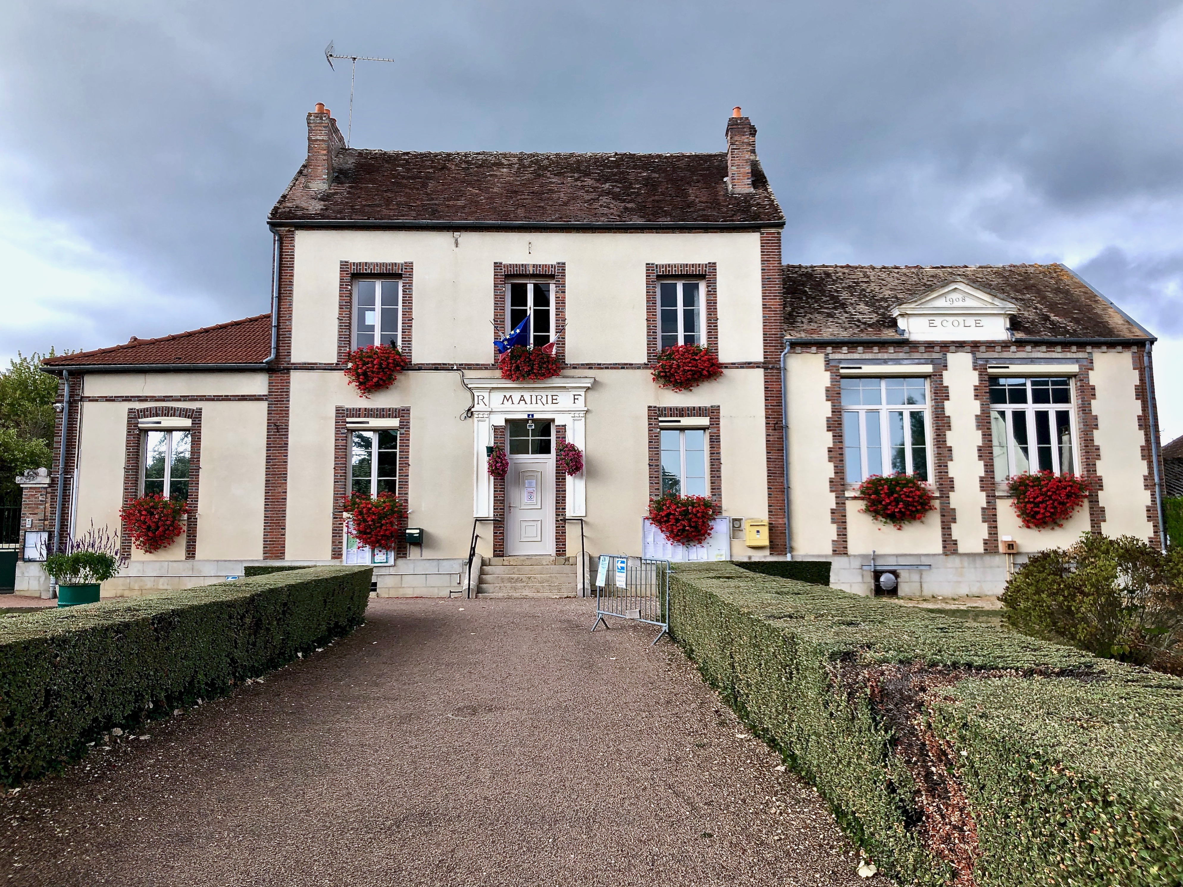 SAVIGNY-SUR-CLAIRIS