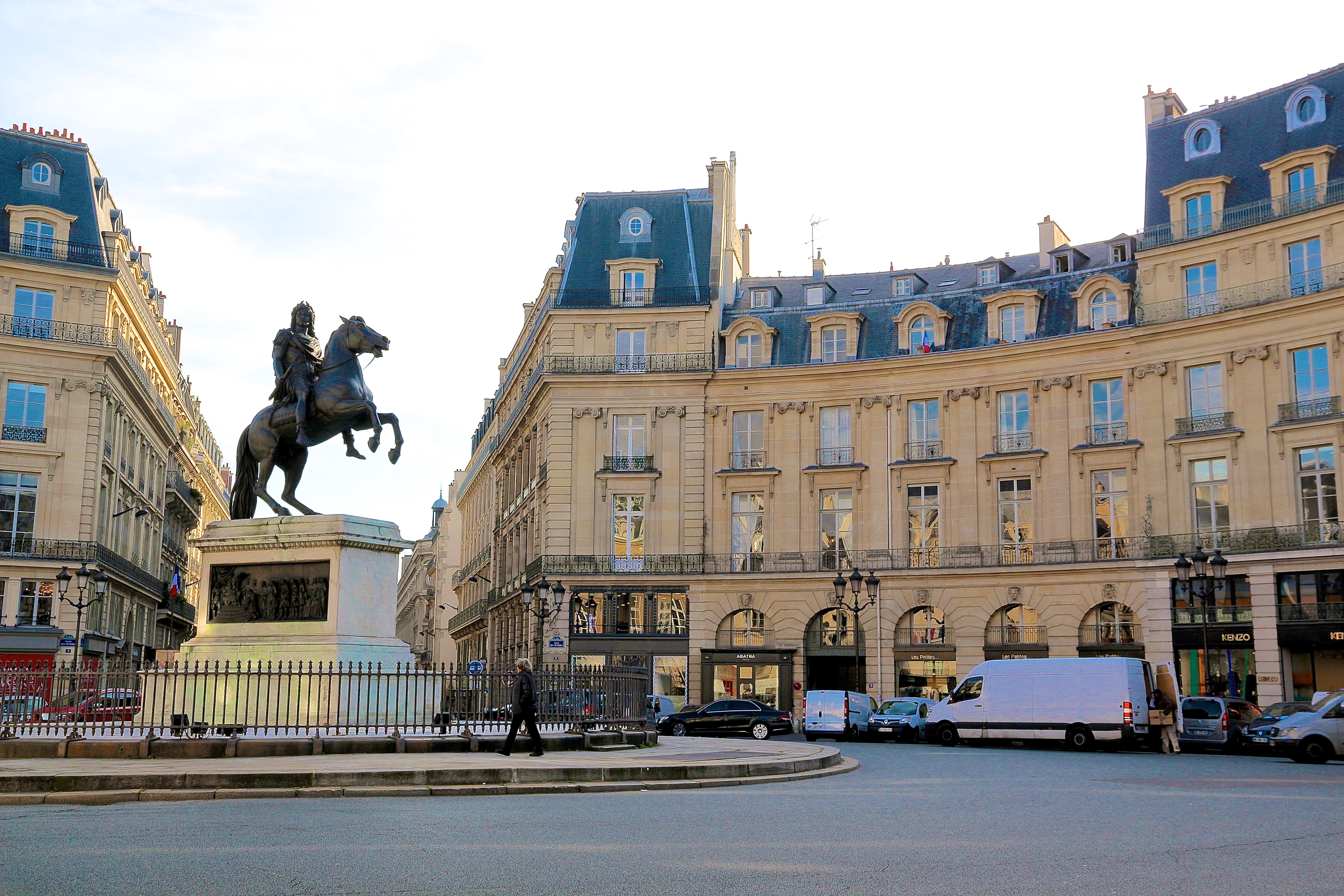 la Place des Victoires