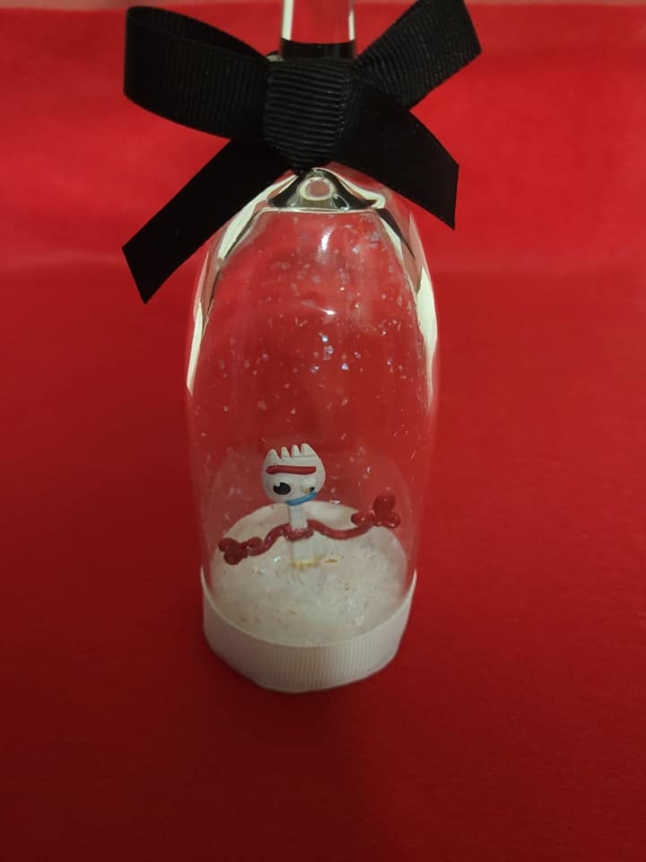 Thumbnail: Disney snow globes